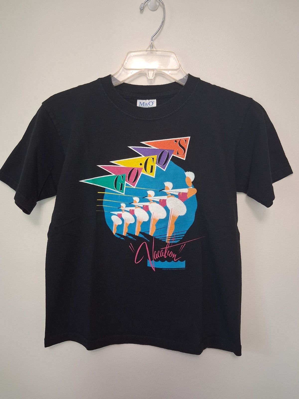 VTG 2004 The Go-Gos Vacation Band T-Shirt M&O Knits Black Youth Medium 10-12 XXS