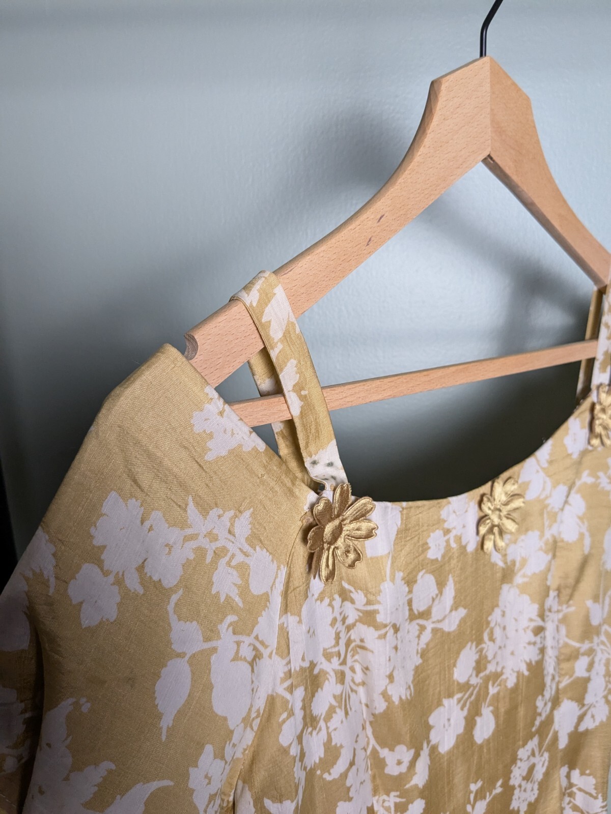 Damaged Golden Vintage Shoulder Strap Floral Wiggle Dress Silky 1950s Pinup
