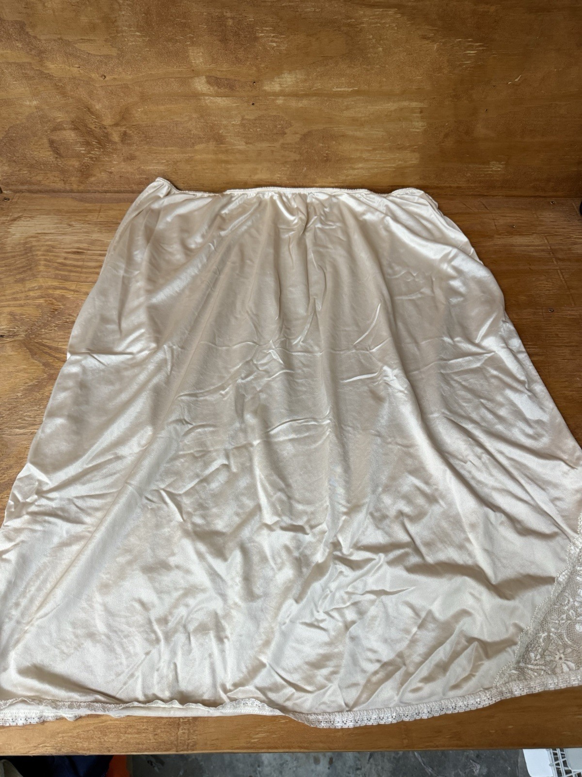 Vintage Bali Half Slip Medium 24 Inch Ivory Antron Nylon Lace Trim 1970s
