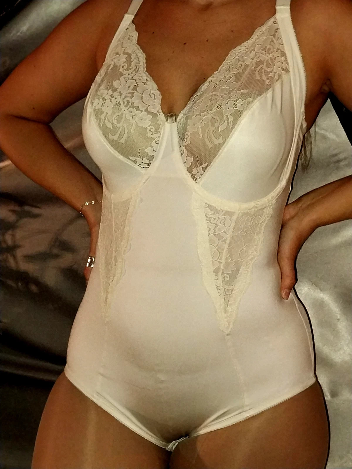 VTG SILKY NYLON LACY GIRDLE NIP TUCK BODYSUIT ALL IN ONE PANTIES BRA 42DD