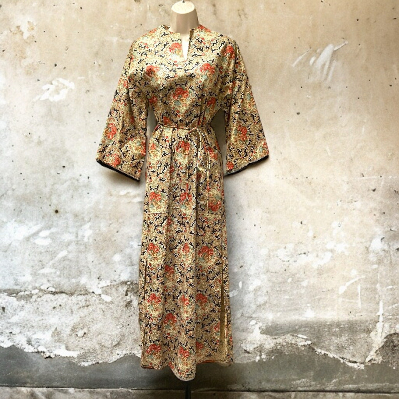 1970s Kaftan Maxi House Dress Vintage Paisley Roses w/ Belt Kimono Sleeves Small