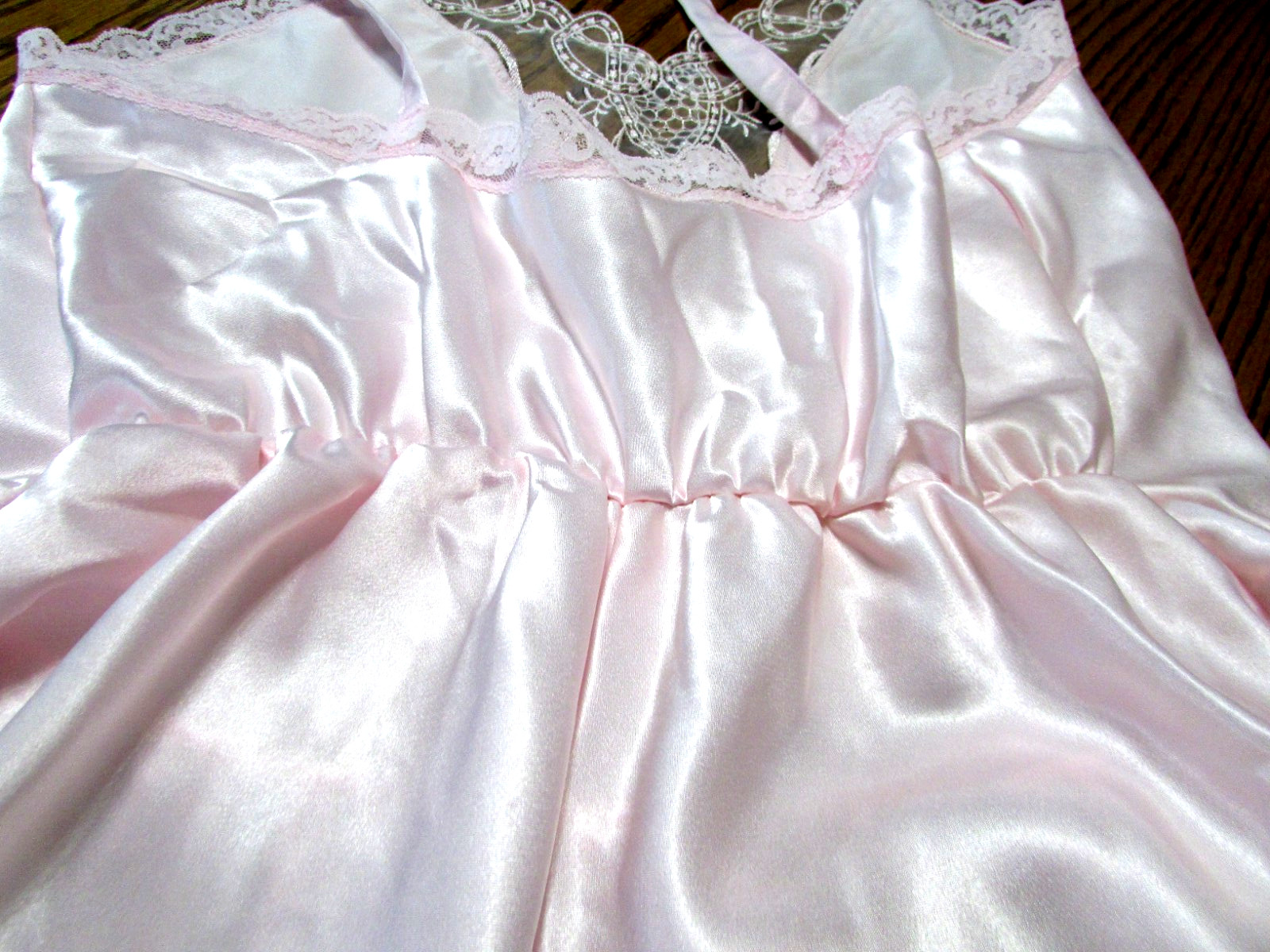 Body Chic Sz M Pink Embellished Lace Bead Trim Teddy Sleep Romper USA NWOT