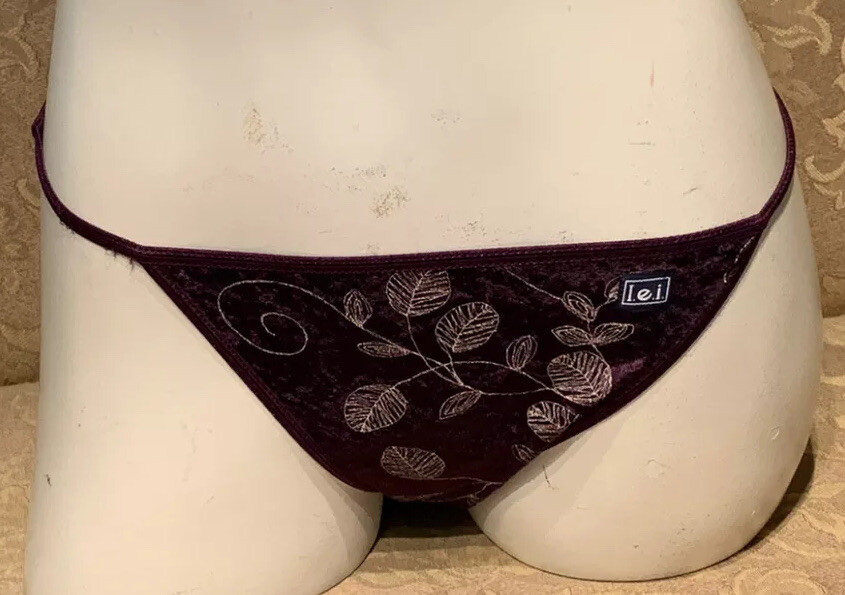 VINTAGE L.E.I. ~ PURPLE VELVET ~ LEAF STITCHED BIKINI PANTIES ~ SIZE MEDIUM 6