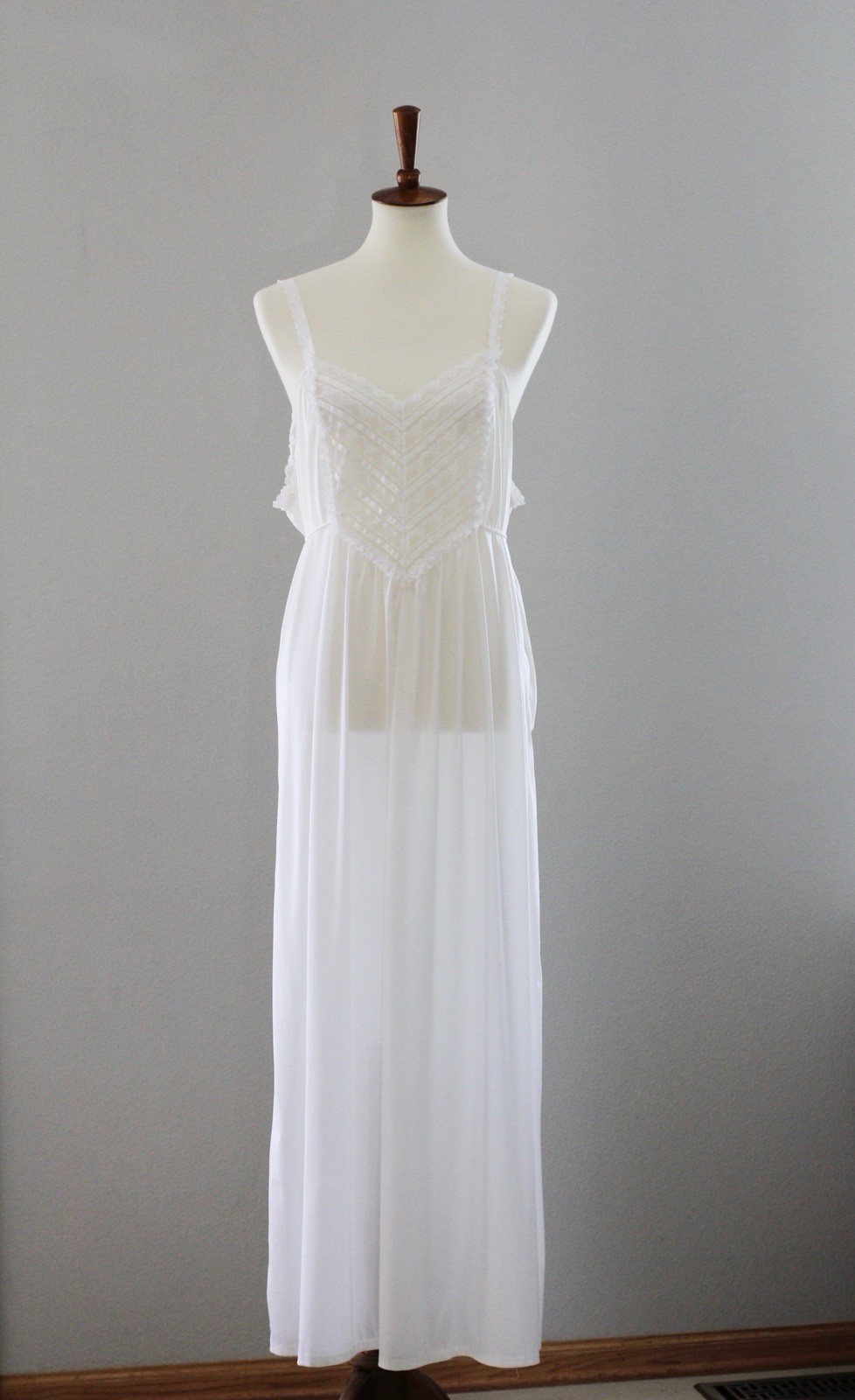 Vintage DONNA MORGAN for GILLIGAN O’MALLEY Nightgown Lingerie : White – L Large