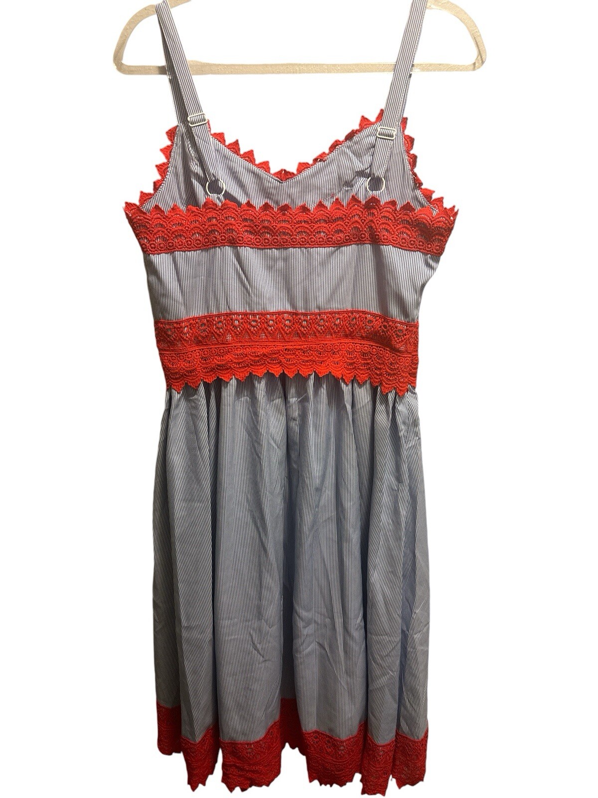 1950s Audrey Hepburn Style crochet Sweetheart Neck Lace Sleeveless Knee Length.