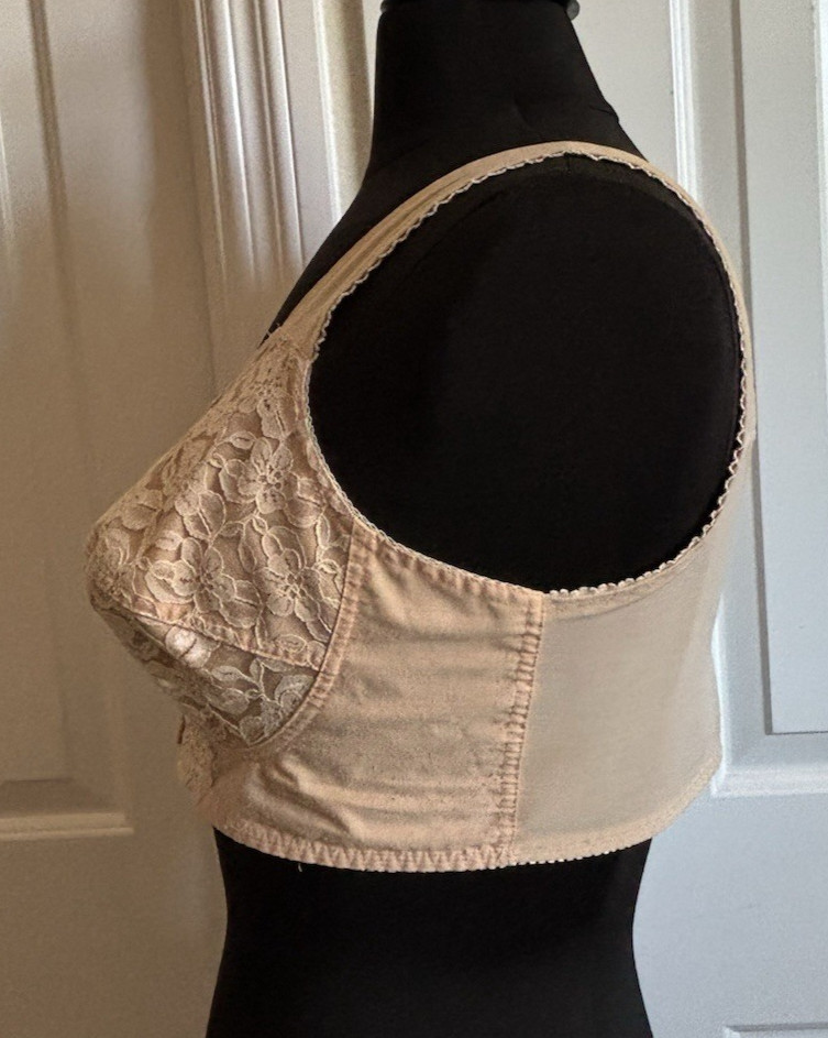 Vintage Bra 7 Front Hooks 38B No Wire Elastic Back Lace Cups Cotton Blend Lining