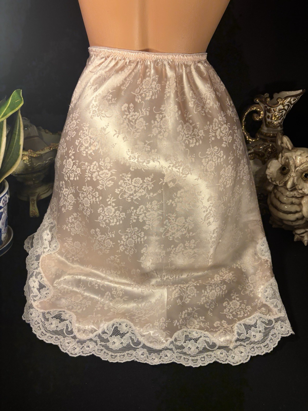 Vtg Silky Soft Lace Shiny Damask Skirt Pink Chantilly Wide Lace Slit Half Slip