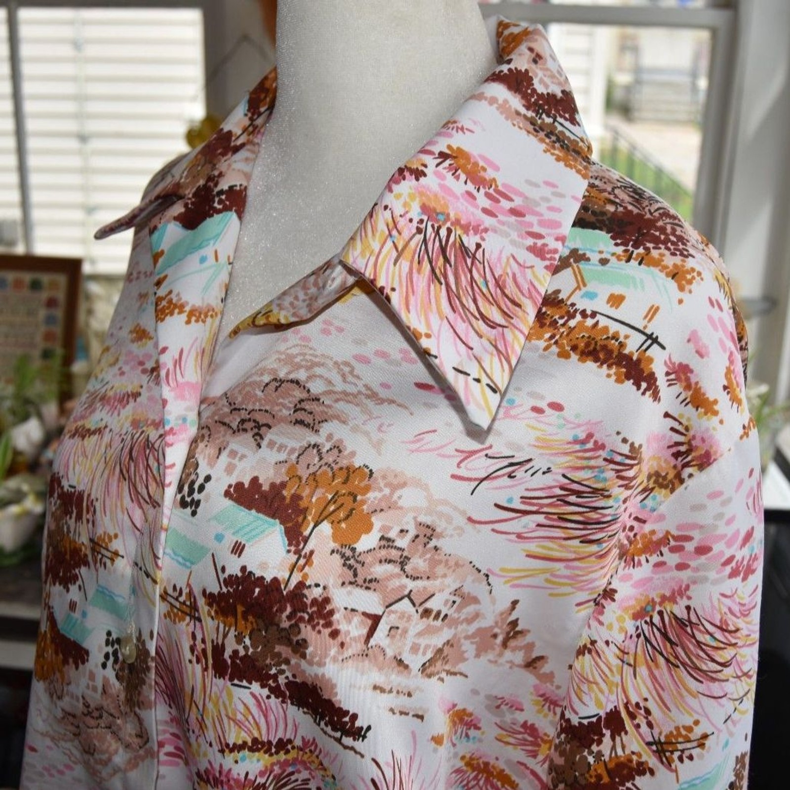 Vintage 70s Scenic Print Blouse Large XL Pink Cottage Landscape Shirt