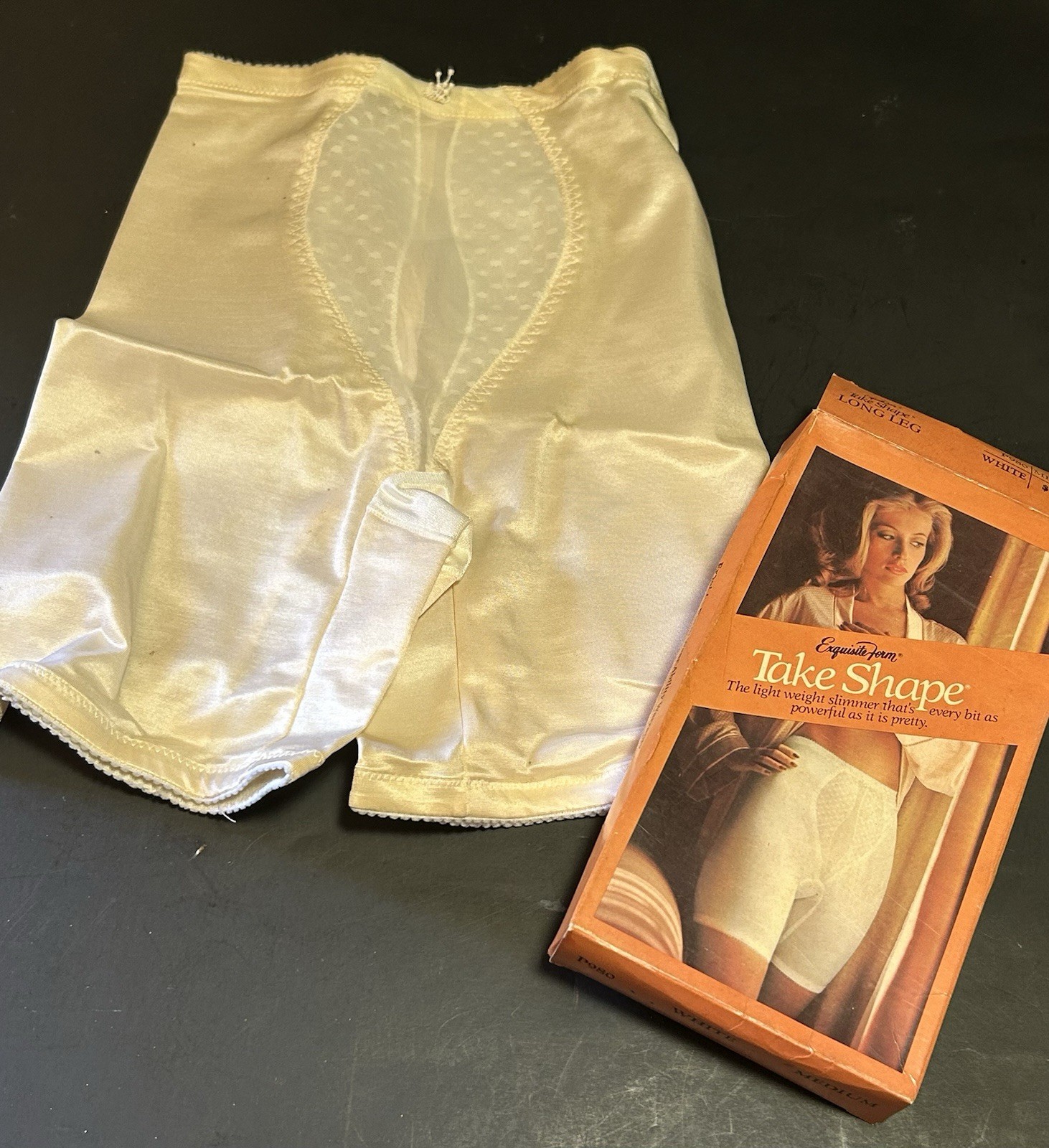 Exquisite Form Take Shape M Girdle P980