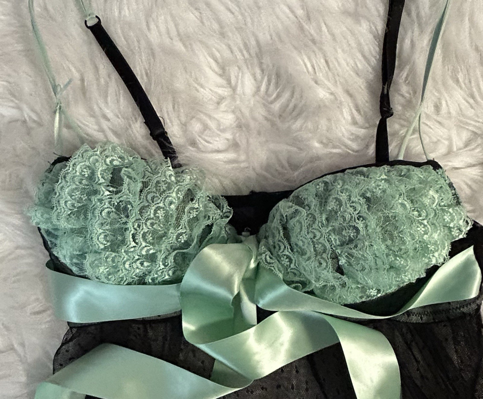 J. C. PENNEY DELICATES Black Sheer Mint Green Lace Trim Bows Nylon Nightie M