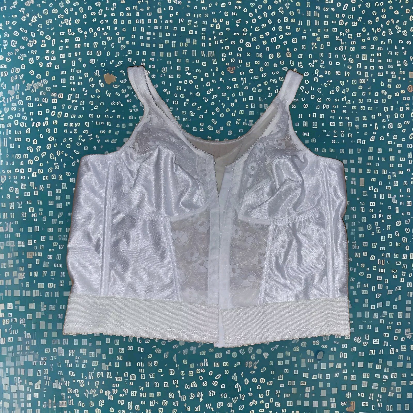 Vintage Vanity Fair White Lace Trim Long Line Bra Size 40B, Back Support, EUC