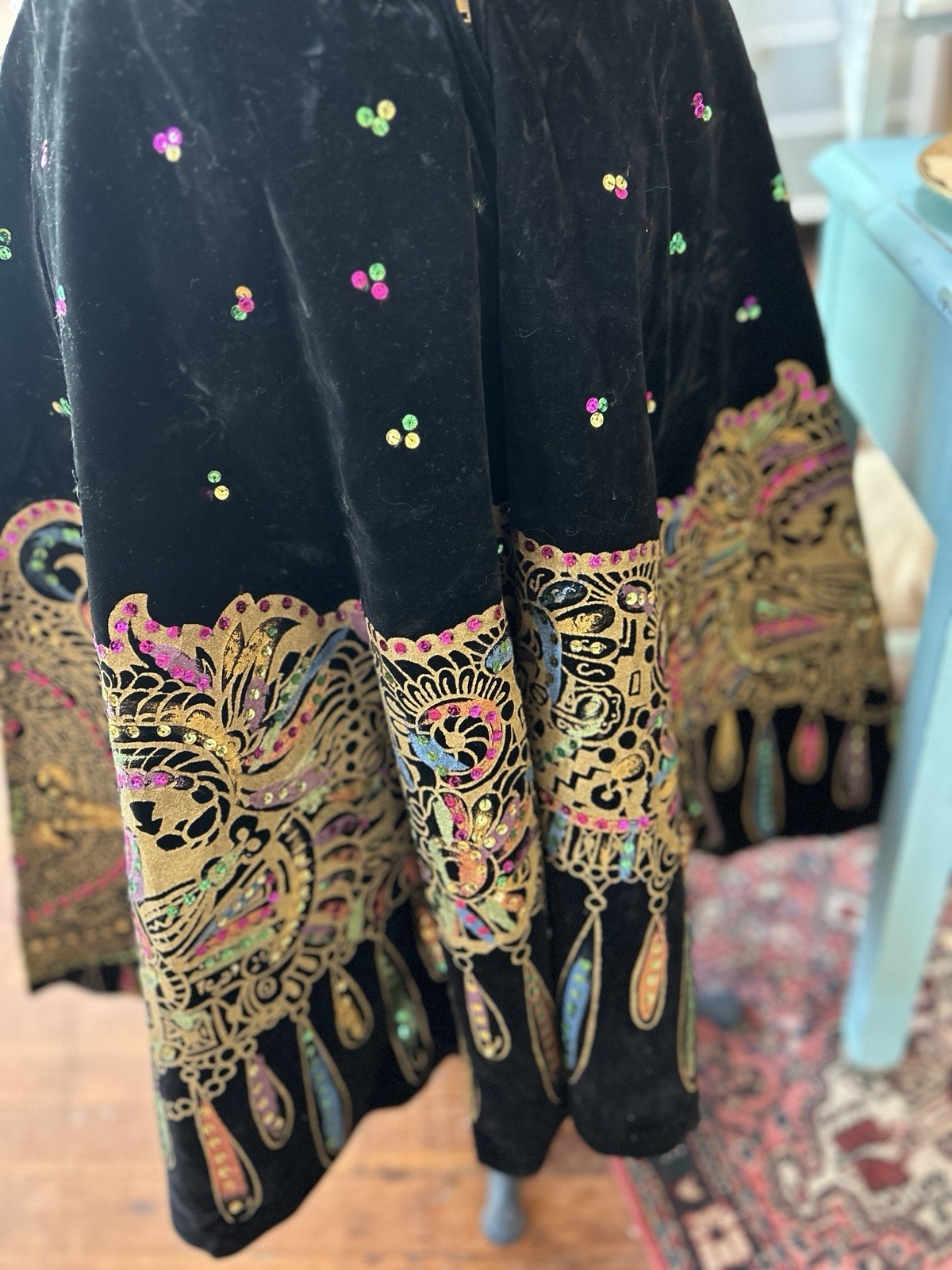 Vintage Mexican Velvet Folklorico Skirt/Blouse Set Cinco de Mayo Top 116″ Sweep