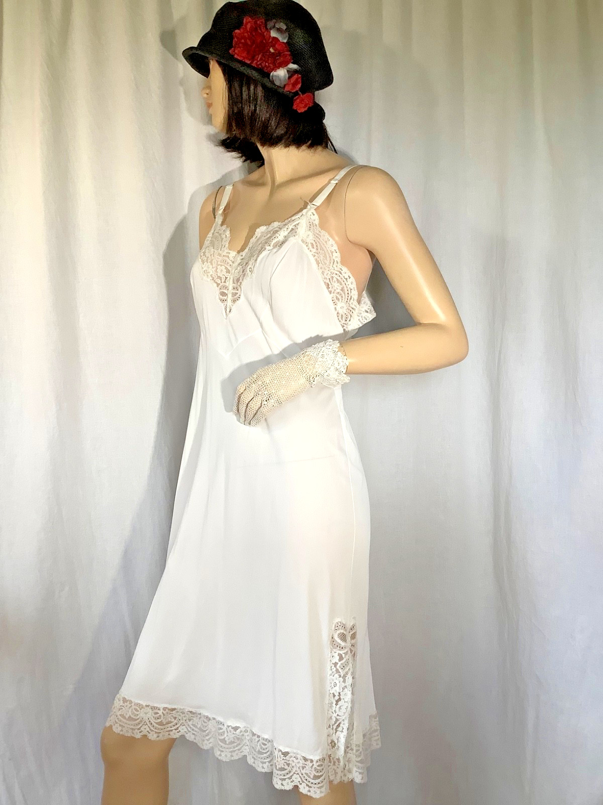 Vintage full slip Nylon lace White rockabilly 50s slit L bow Silky sexy Chemise