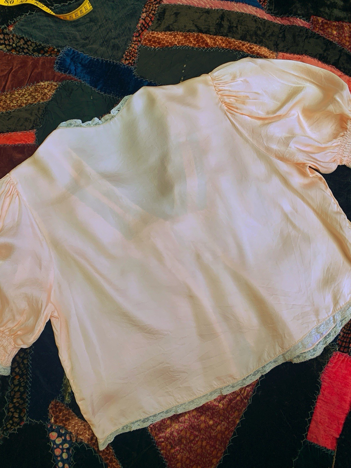 1940s Silk Bed Jacket With Lace And Ribbon Details