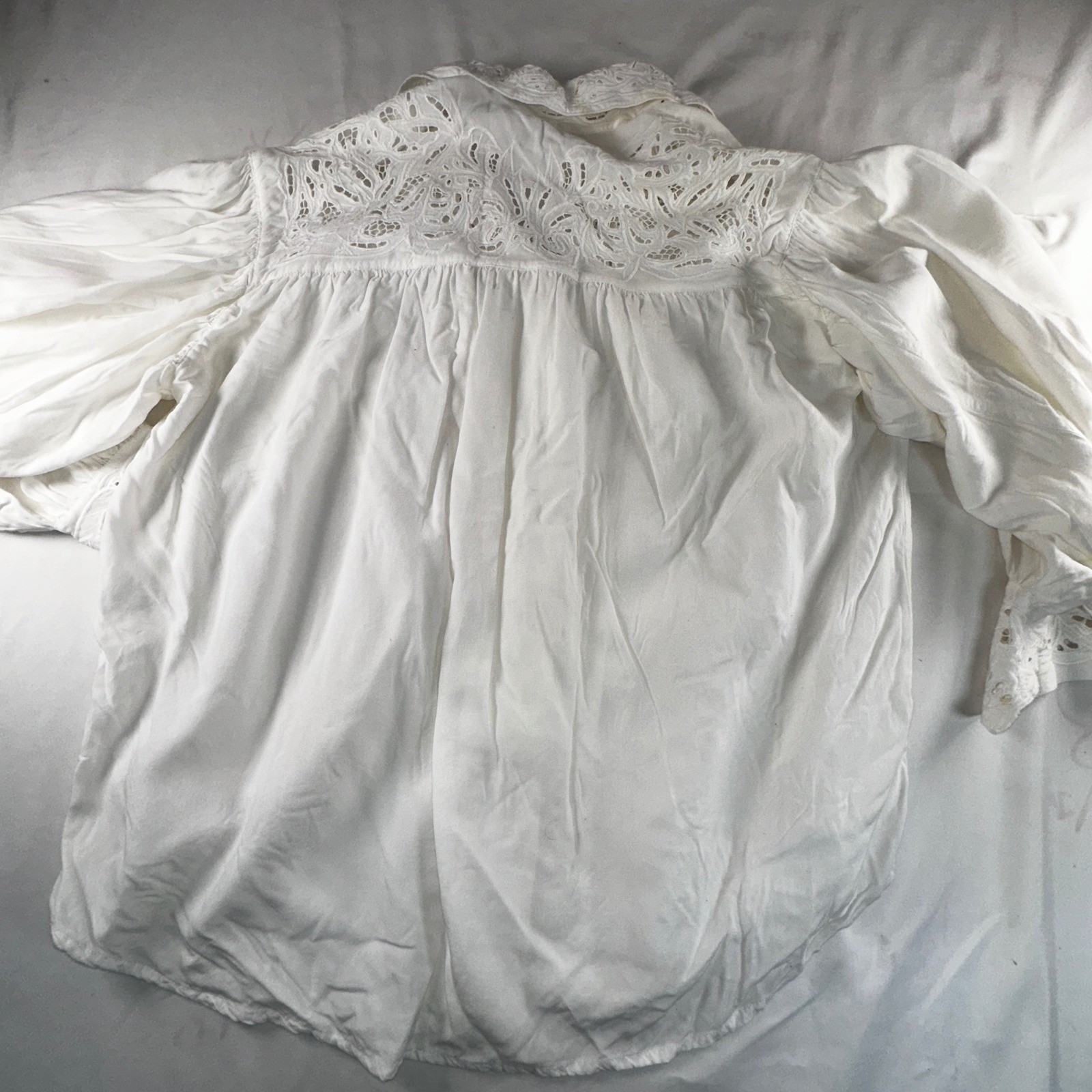 Bali Emerald Vintage White Rayon Eyelet Embroidered Button Down Blouse Top L