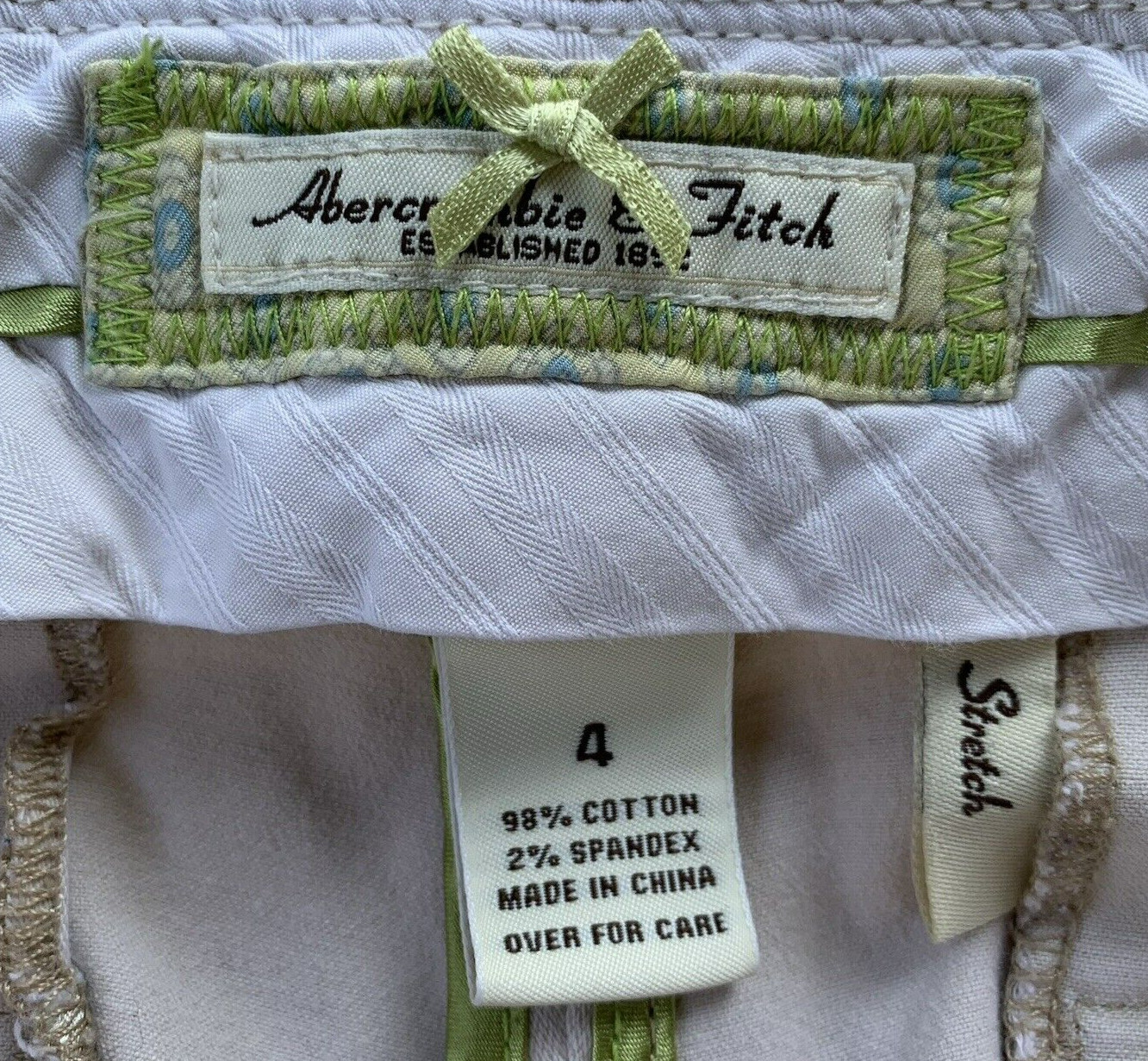 Vtg 90s/Y2K Abercrombie Khaki Chino Size 4 Low Rise Preppy Distressed Cuffed