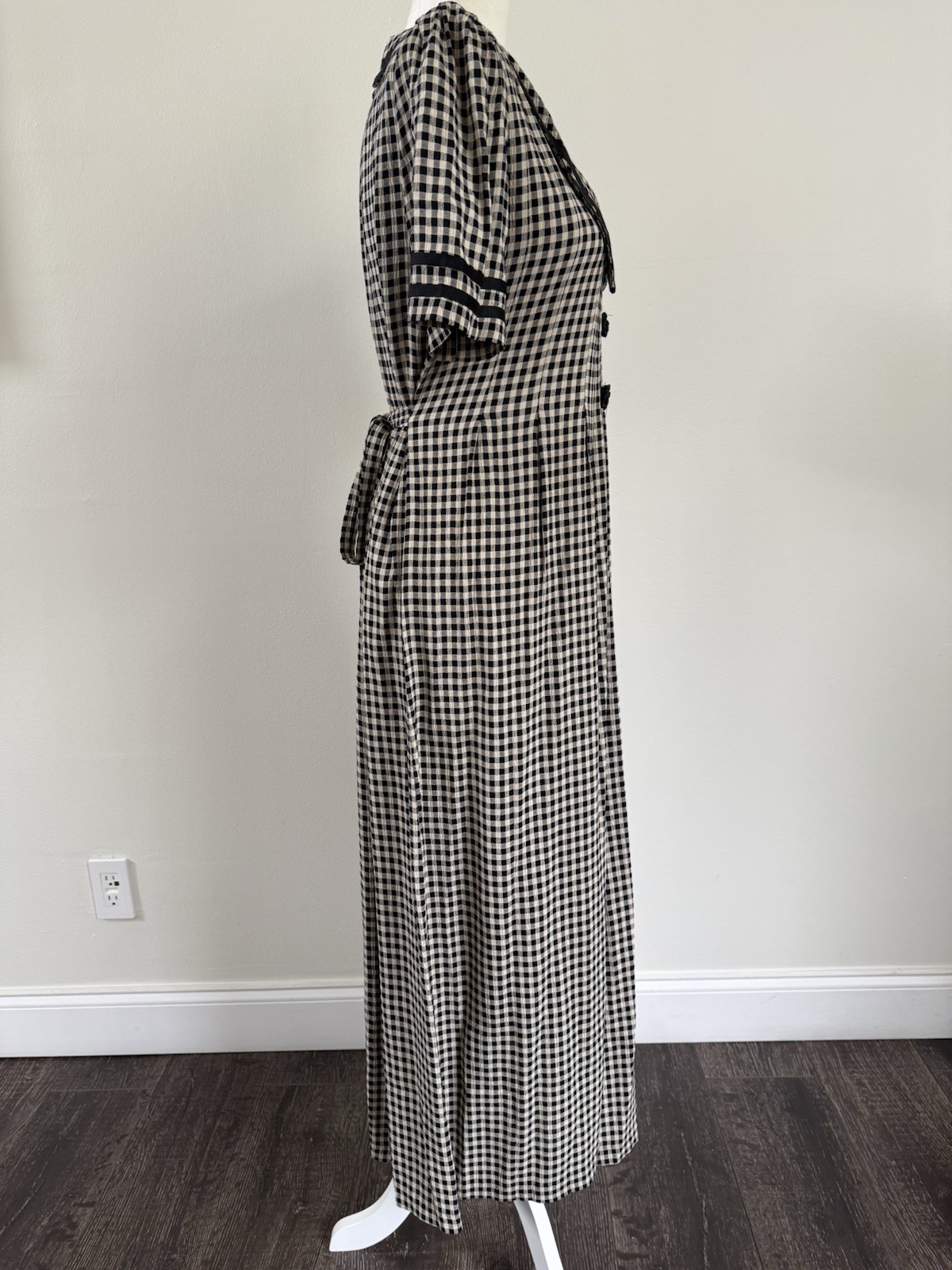 Vintage J.B.S. Womans Black/White Check SS VNeck Shoulder Pads Long Dress -Sz M
