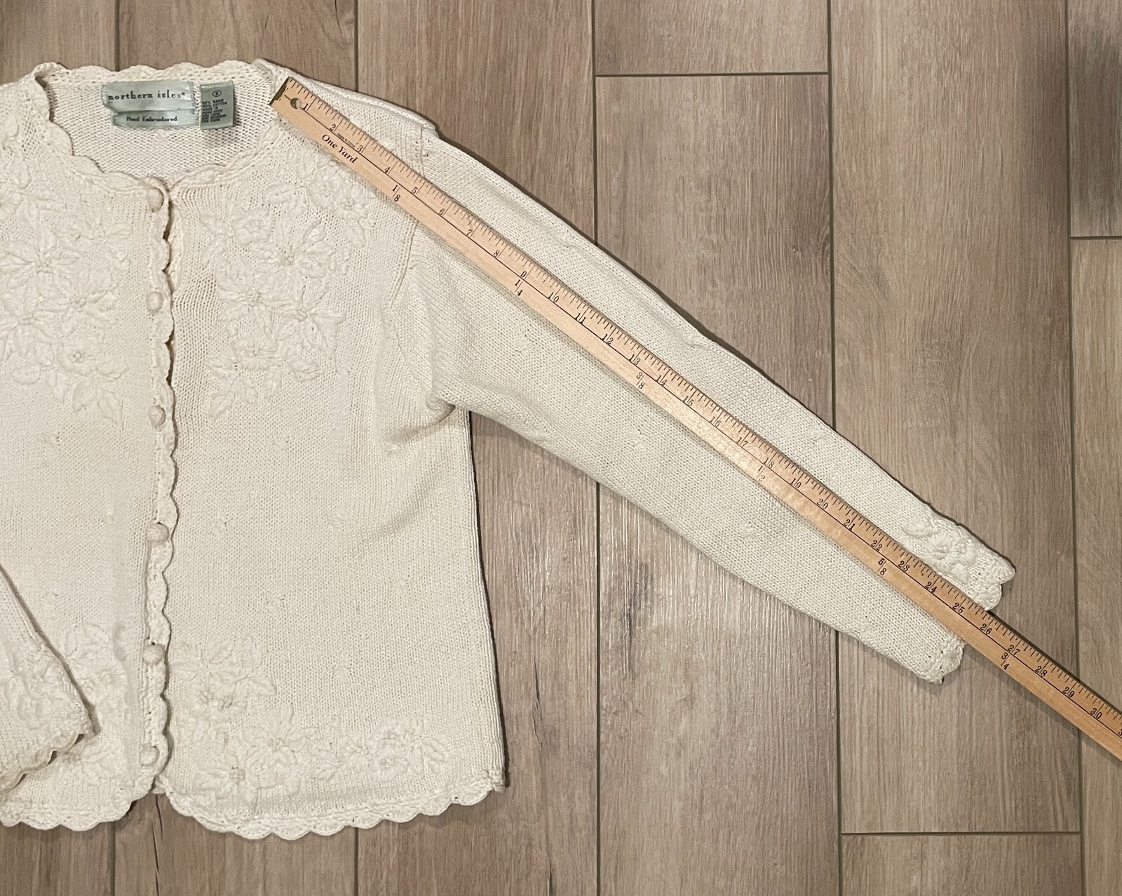 Vtg Northern Isles Hand Embroidered Scalloped Edge Cardigan Sweater-Womens S