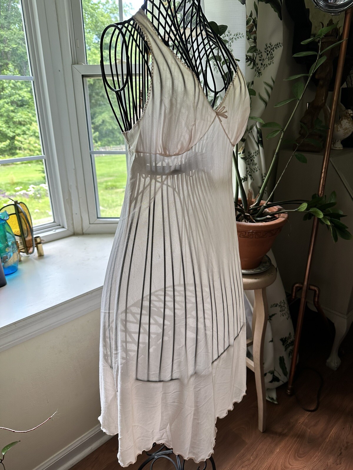 VTG 70s Vassarette Full Slip Dress Sheer Nude Lettuce Edge 34A