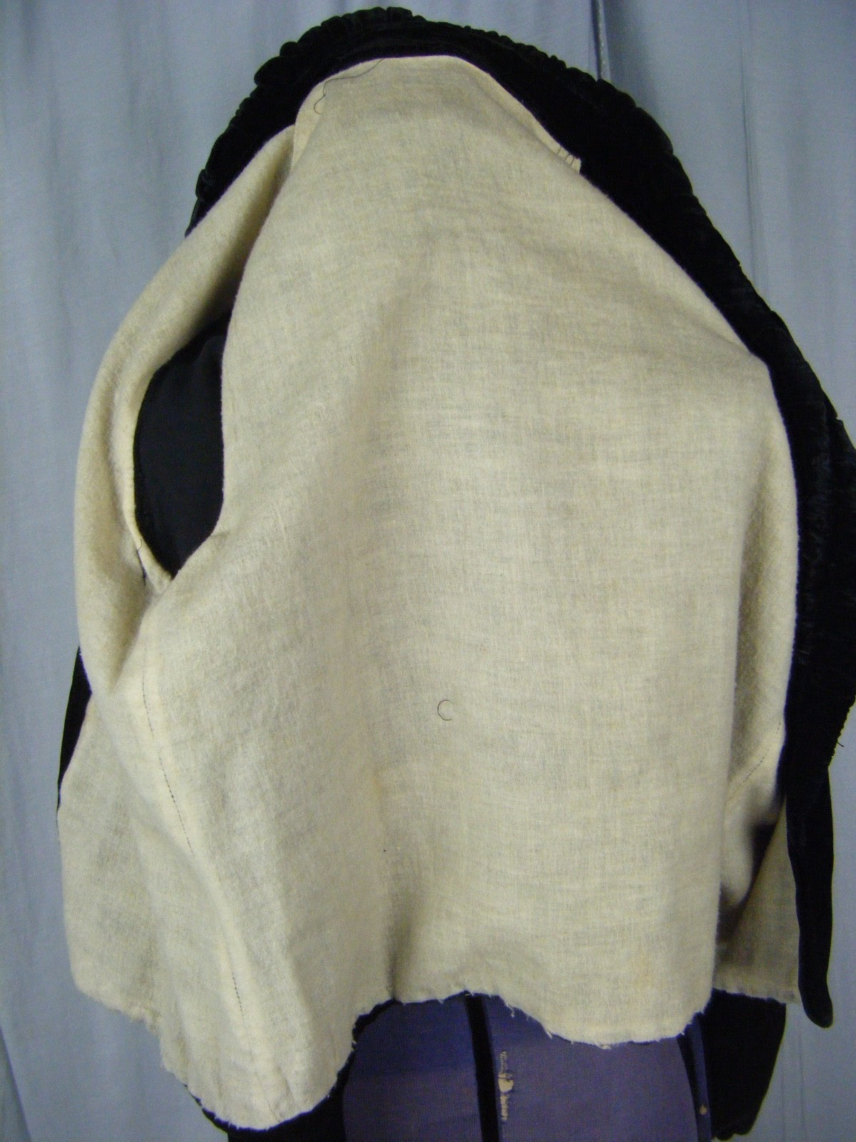 Antique 1920s Black Velvet Silk Bubble Collar Jacket- Bust 33/2XS, repaired