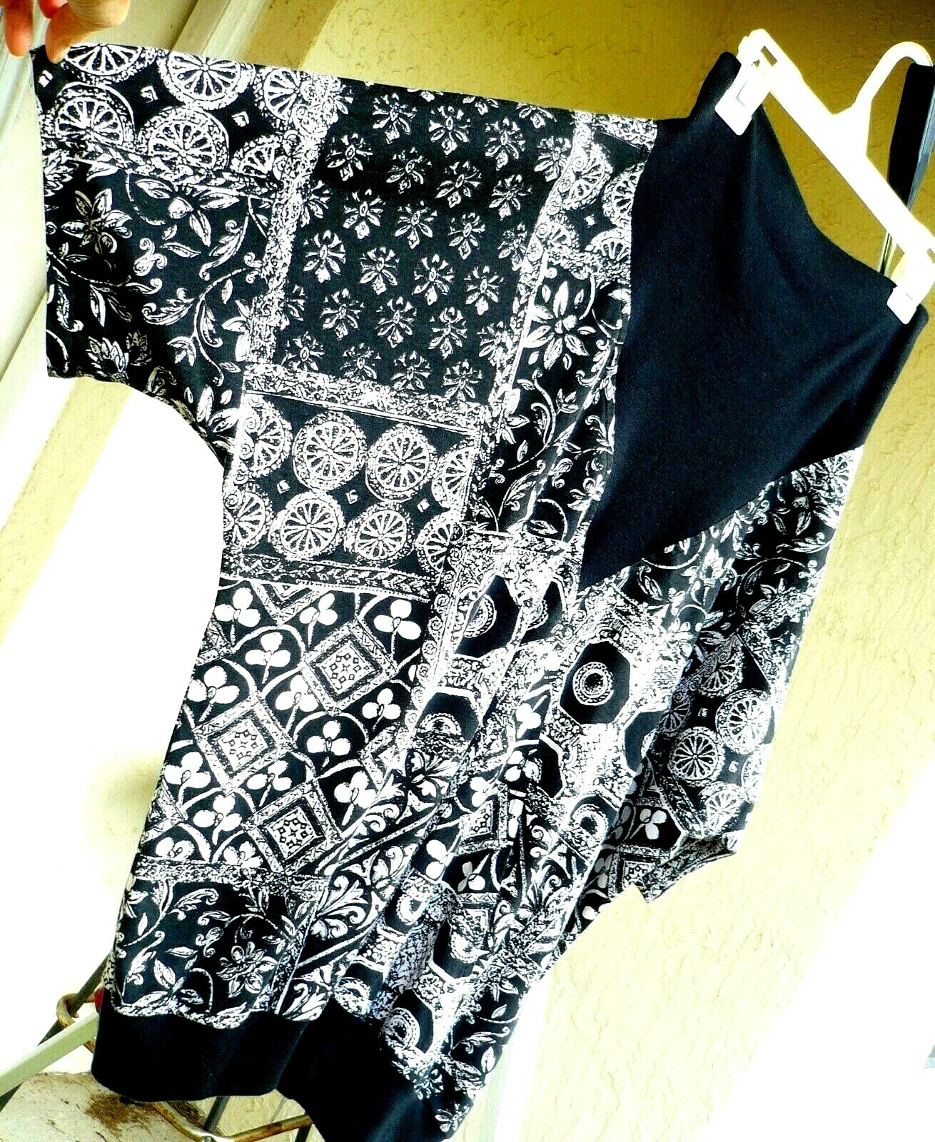 VTG DONNKENNY XL GEOMETRIC HIGH COWL NECK BLACK WHITE DK GOLD BLOUSE TOP WOMEN