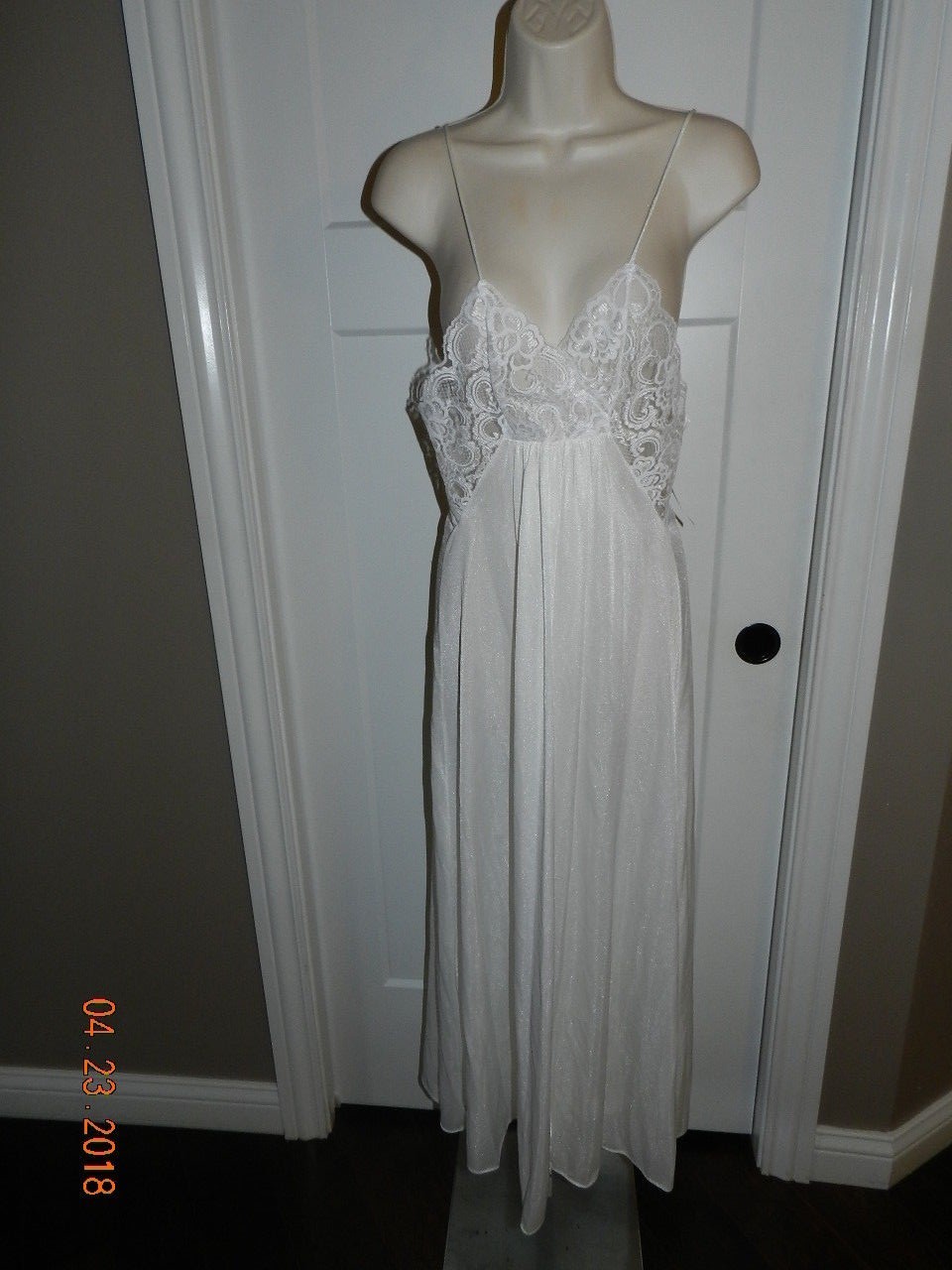 vtg M Quiet Moments soft nylon long White nightgown lace #15843