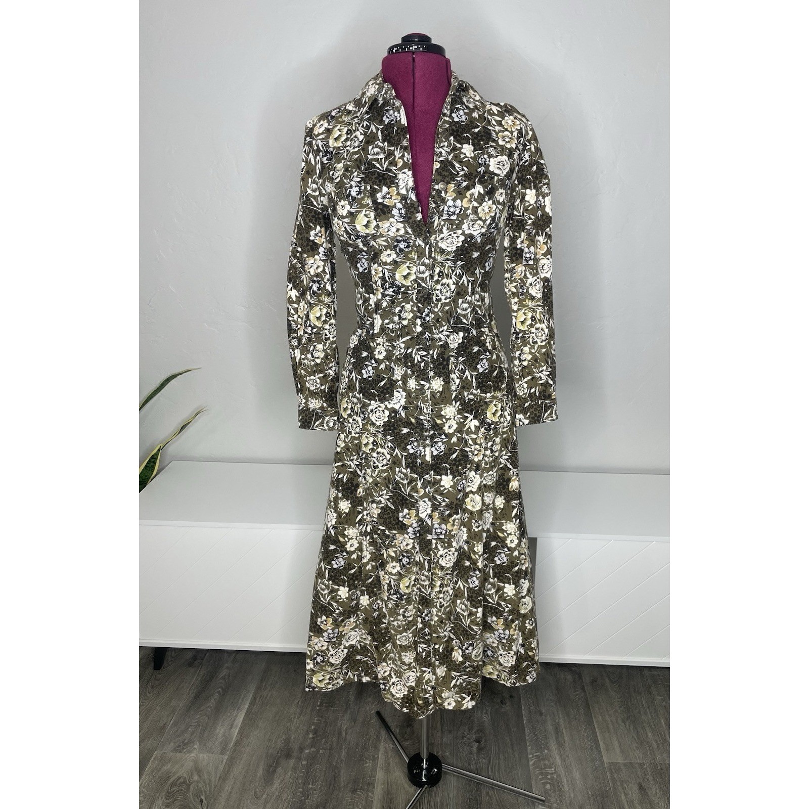 Vintage Jeanology Maxi Dress Women’s 4 Corduroy Floral Needle Cord Button Up