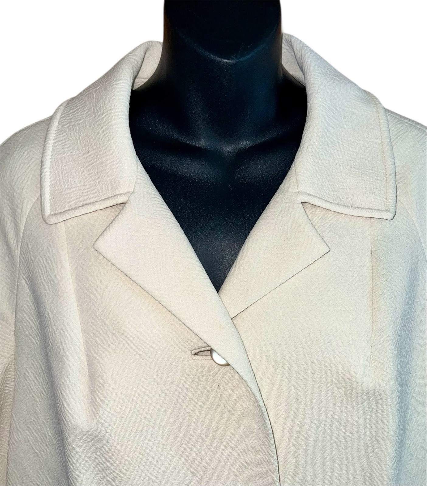 Vintage 1960-70’s MCM Betty Rose Textured Polyester Cream Women’s Midi Coat