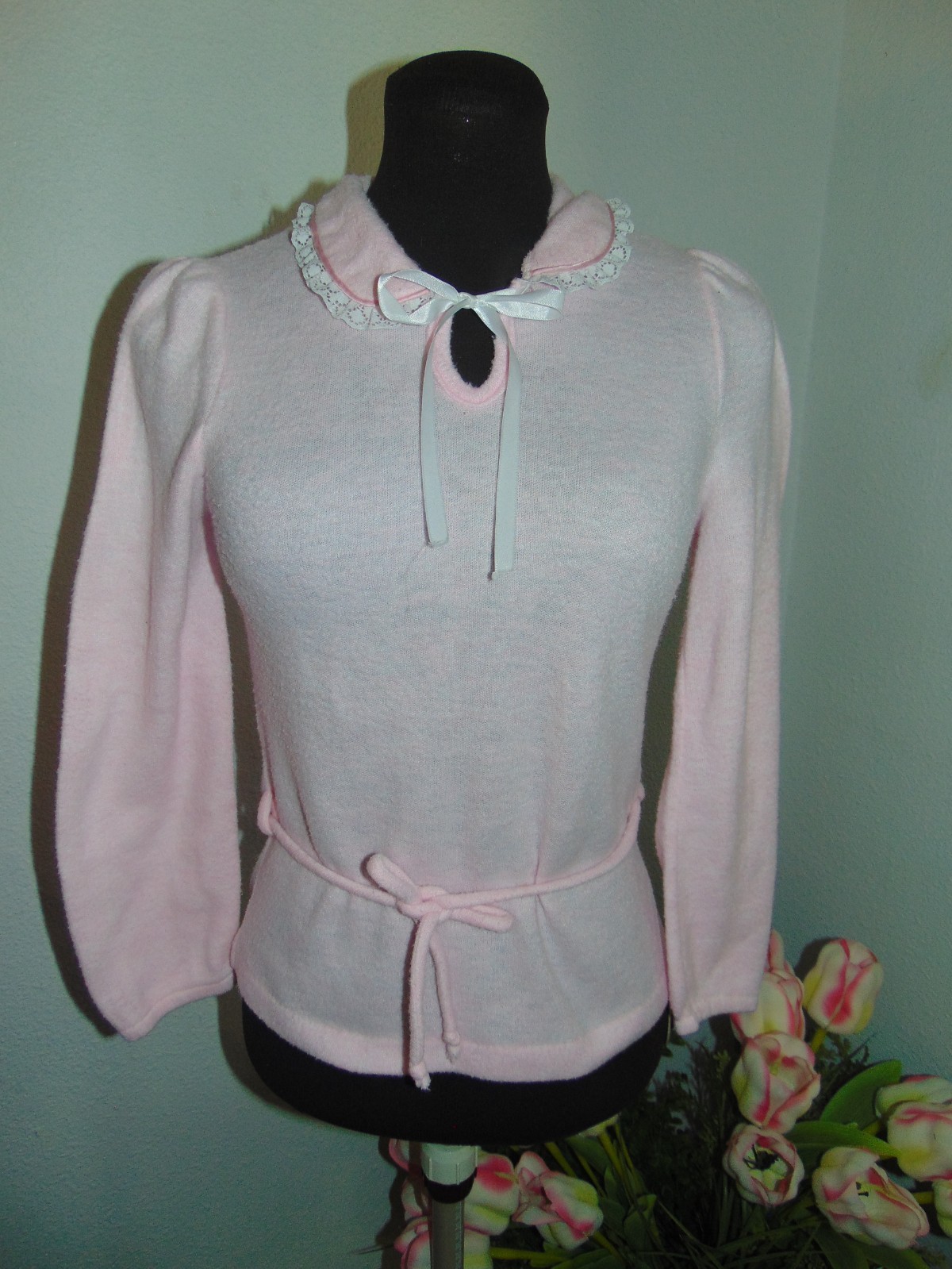 VTG 70’s Pink Brushed Polyester Sweater Top by Variety Keyhole Belt Size Small