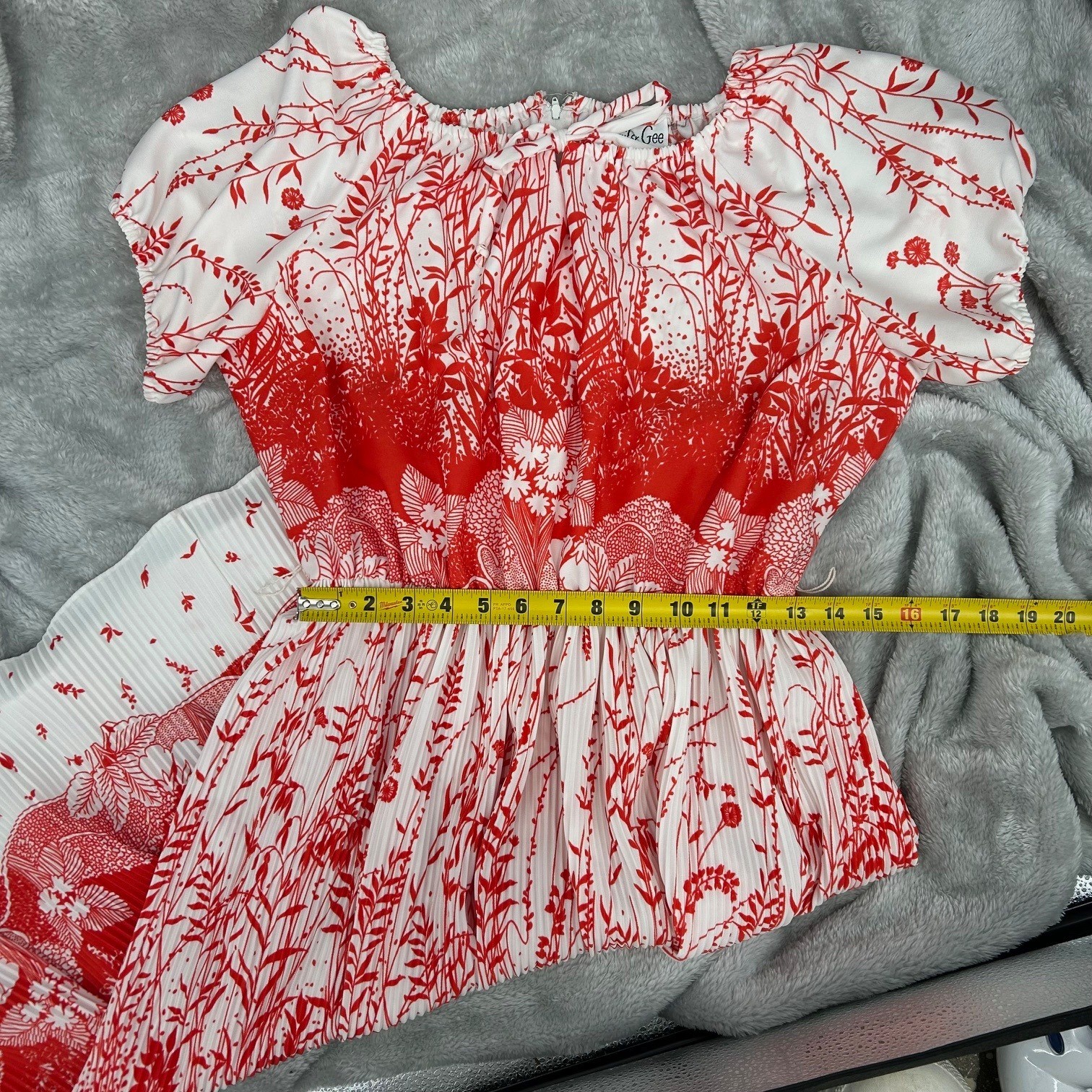 Jennifer Gee Vintage Red White Floral Pleated Midi Dress Size 14 Retro Summer