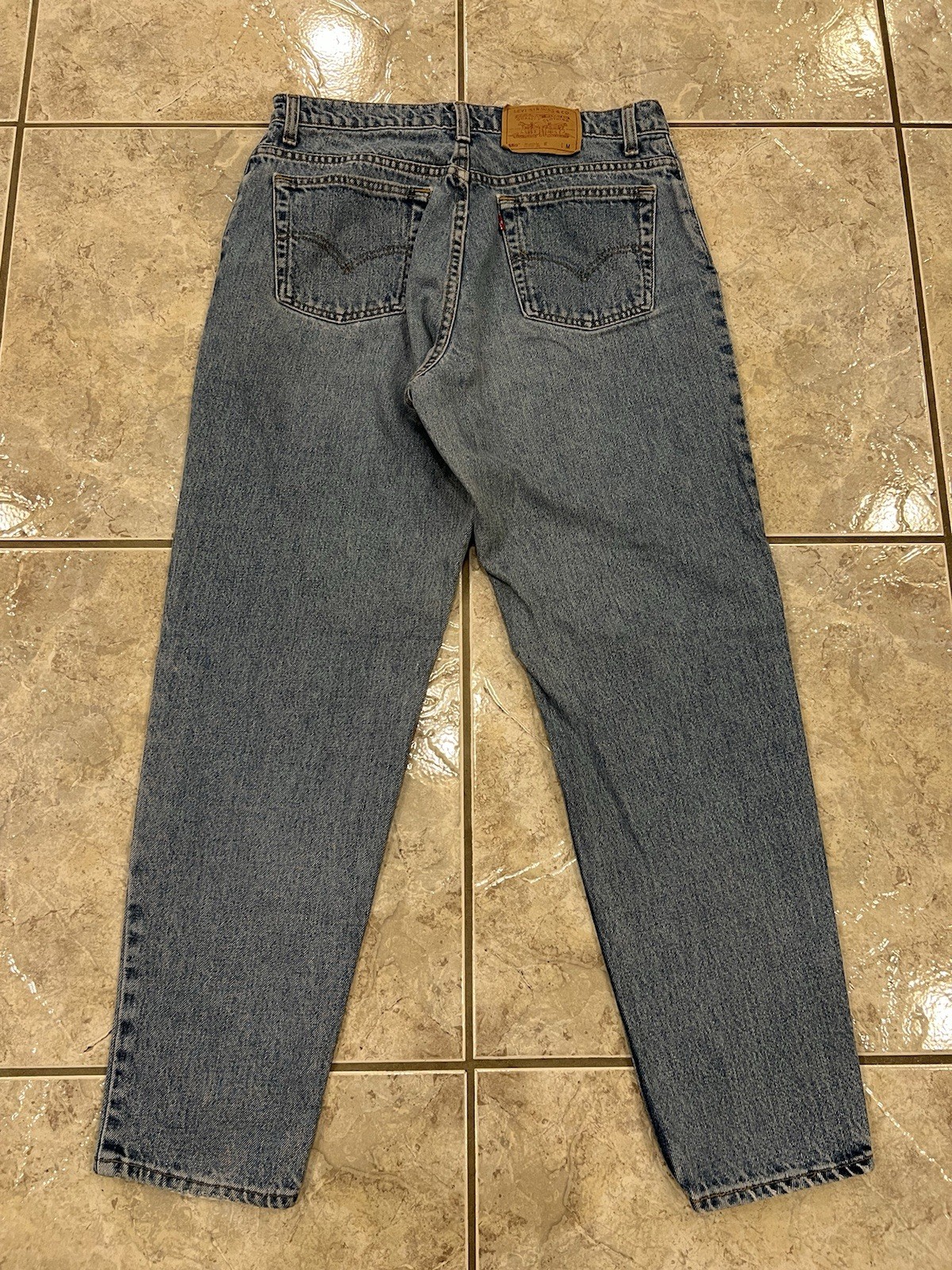 Vtg Women’s 15M ( 32X30 ) Levi’s Relaxed 550 Tapered Leg Distressed Denim Jeans