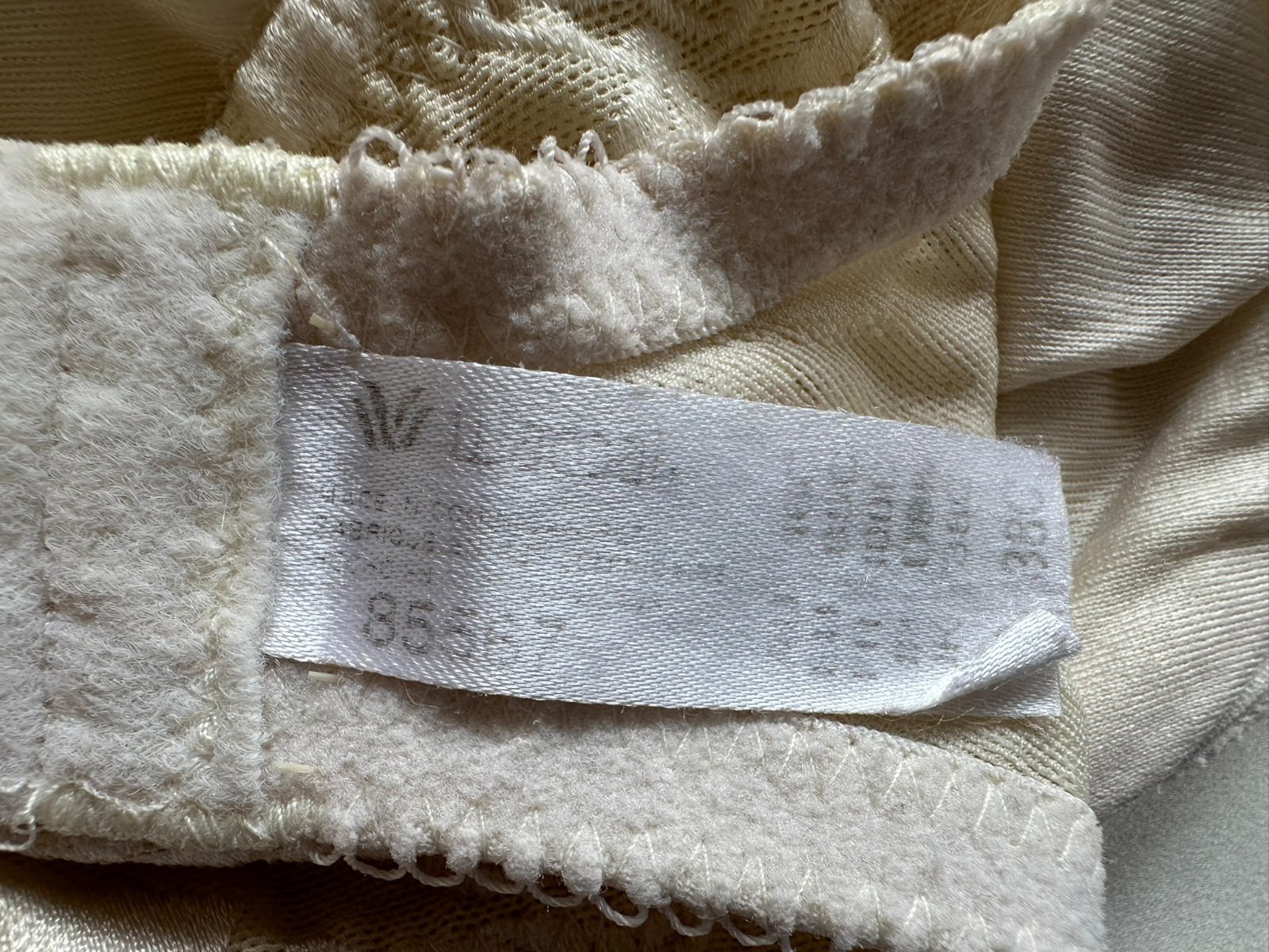 Vintage Wacoal Ivory Bra Underwire Floral Print Back Hook Size 38C