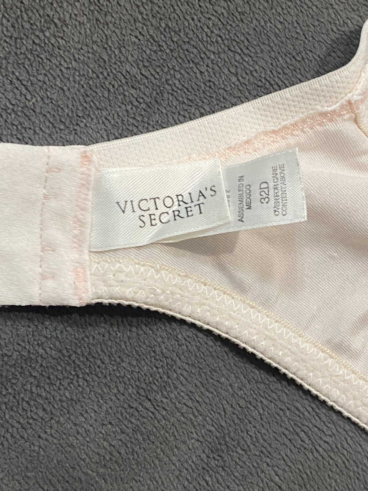 Vtg Victoria’s Secret Second Skin Satin Unlined Full Coverage Bra 90’s 32D Pink