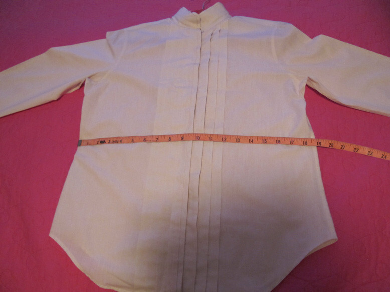 Sandra Ingrish Blouse~REDUCED~Vintage 1970 Womans SZ 10 Pleats Cotton EUC FREE H