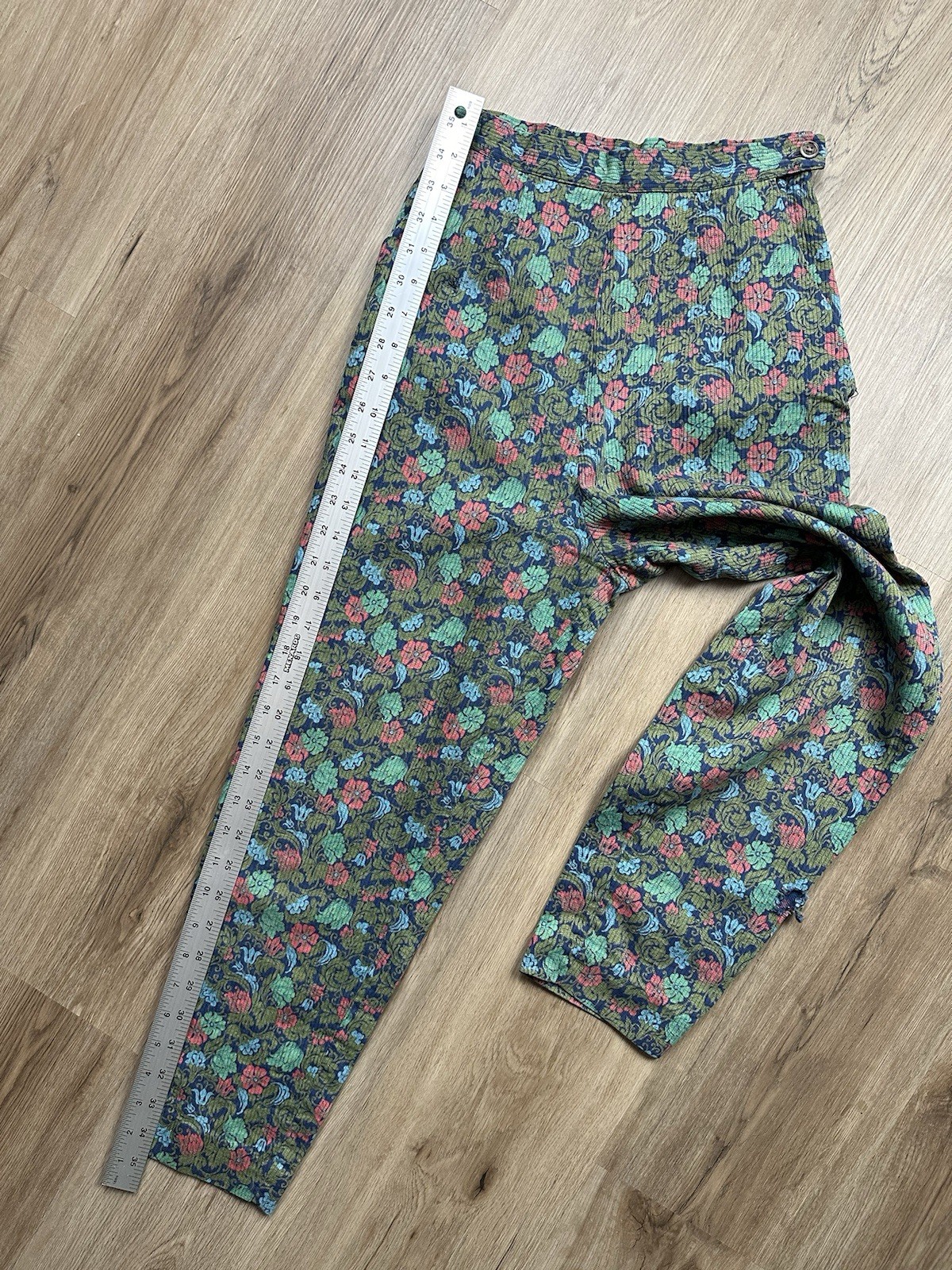 50s VINTAGE Rockabilly Side Zip Floral Textured Tapered Leg Pants
