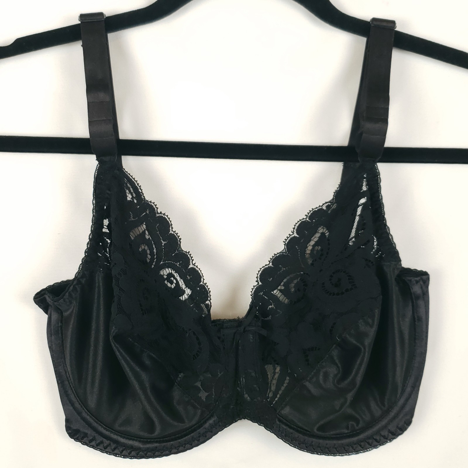 Vintage Bali Satin Bra 32D Unlined Lace Trim Underwire Black Glossy Style 2402