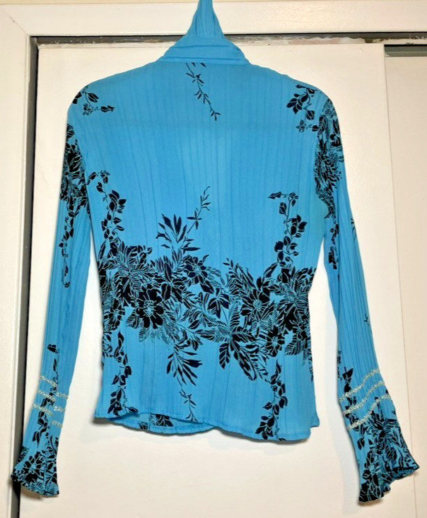UNIQUE Vintage Bright Blue Pleated Pirate Blouse w/ Black Floral Print *NO TAG*