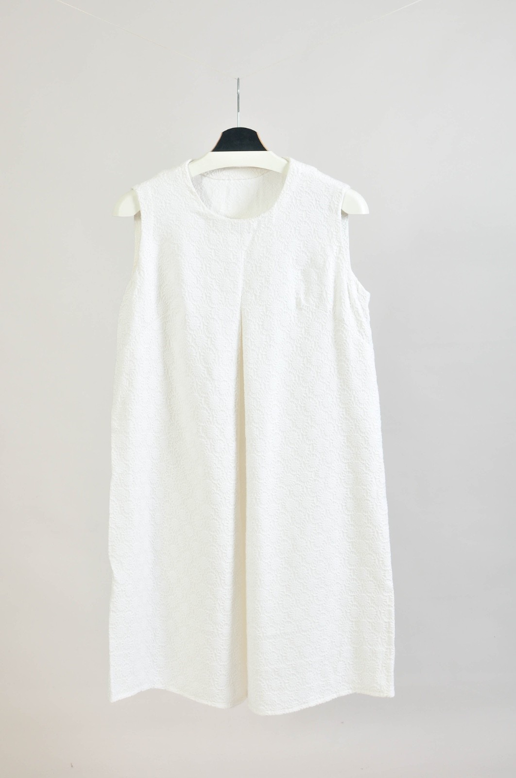 Vintage 60s Elegant White Dress – Timeless Classic for M Size
