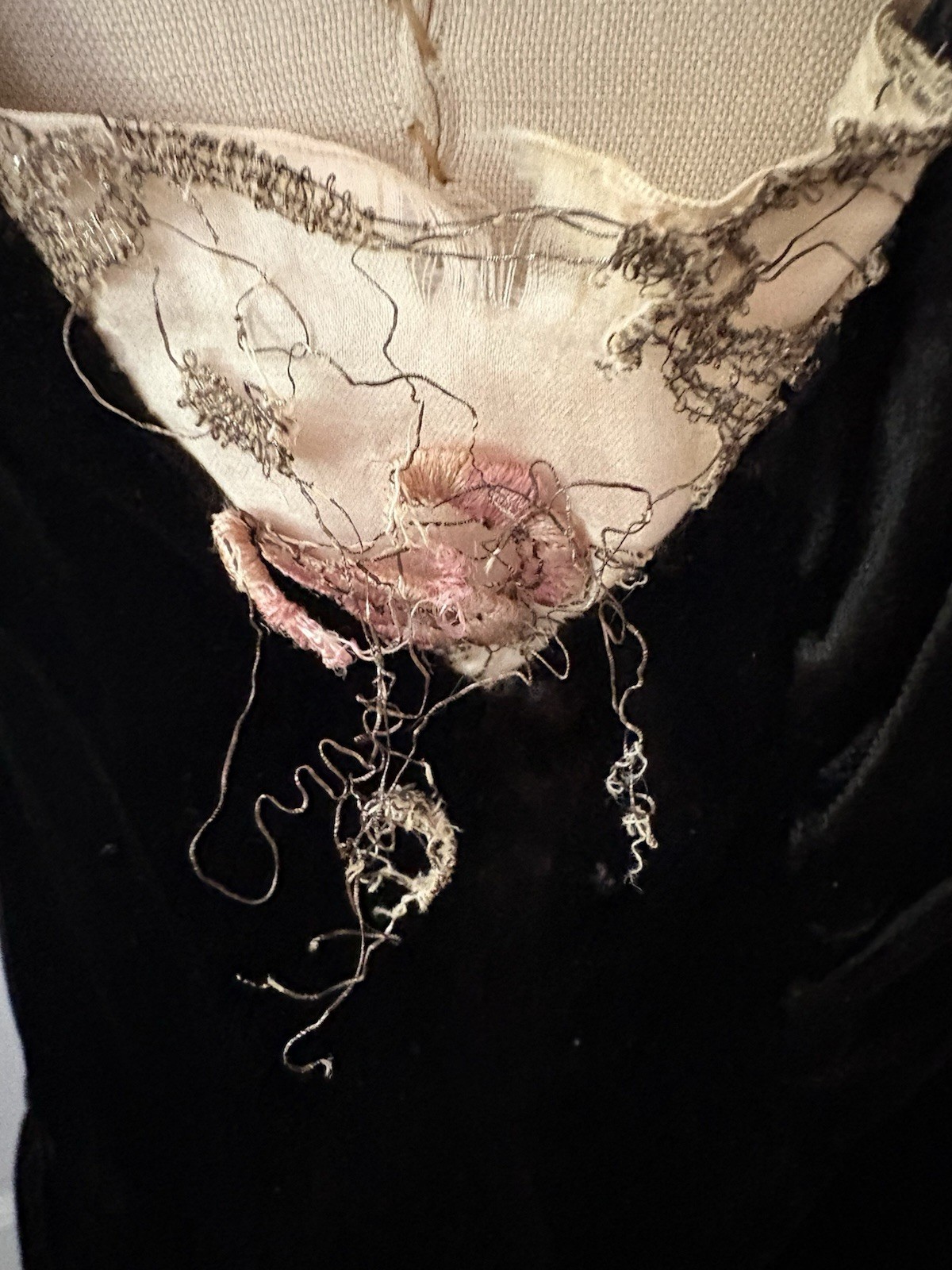 Vintage 1920’s Flapper Art Deco Black Dress w Lace Metalic Lace Accents M/L