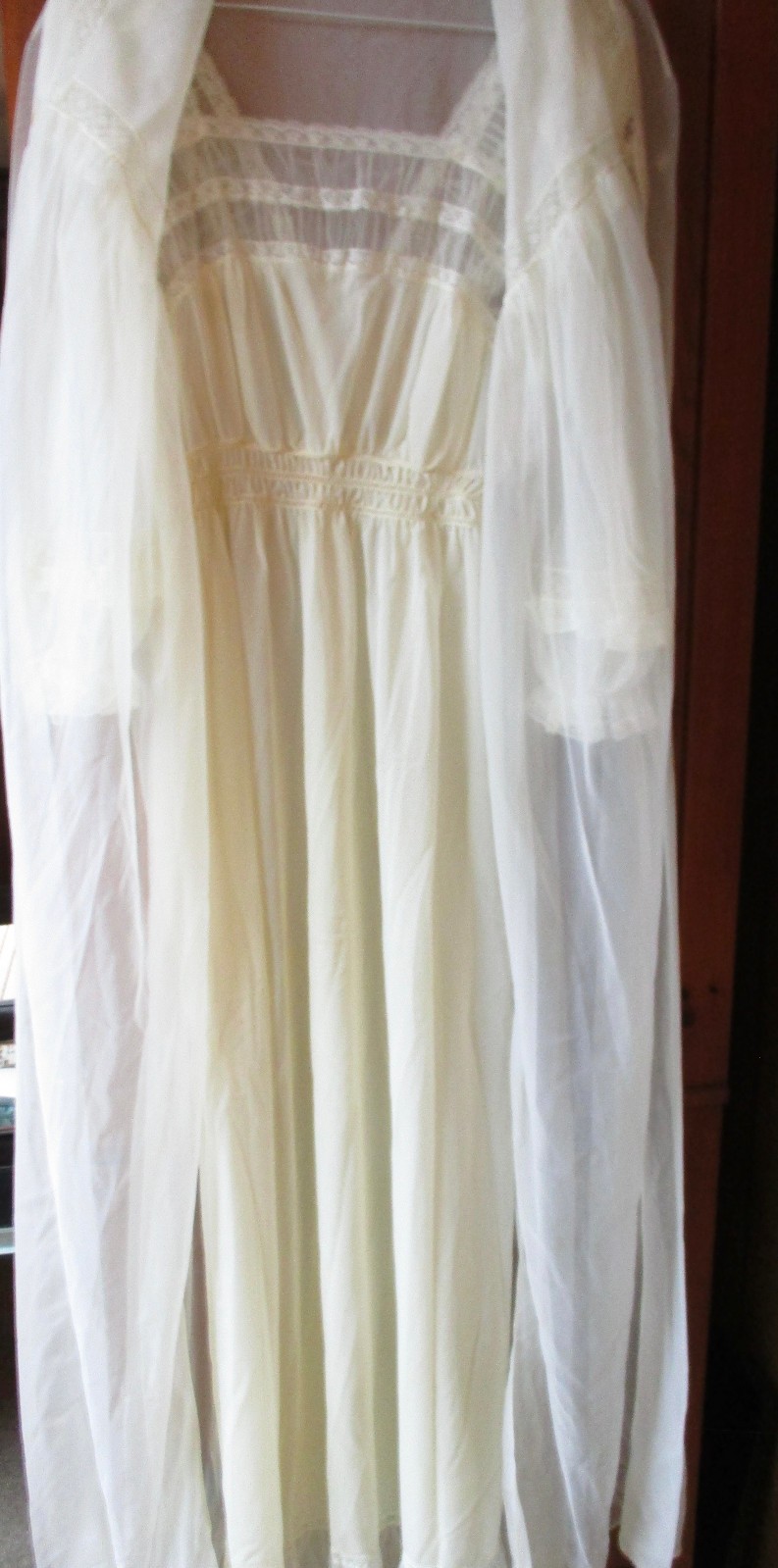Vintage Luxite Holeproof White Sheer Long Gown Set Size 32-34 Ivory Peignoir