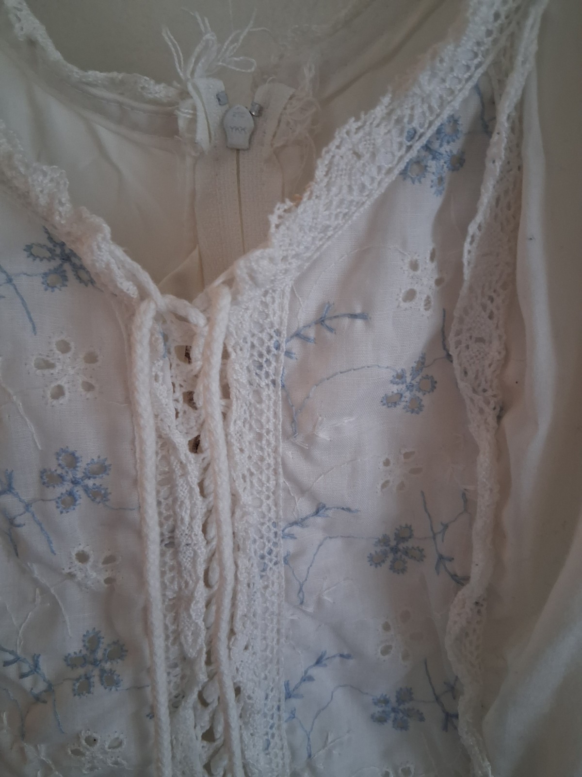 Vintage 70s Prairie Lace Up Embroidered Gunne Sax Dress Size 5 See Measurements