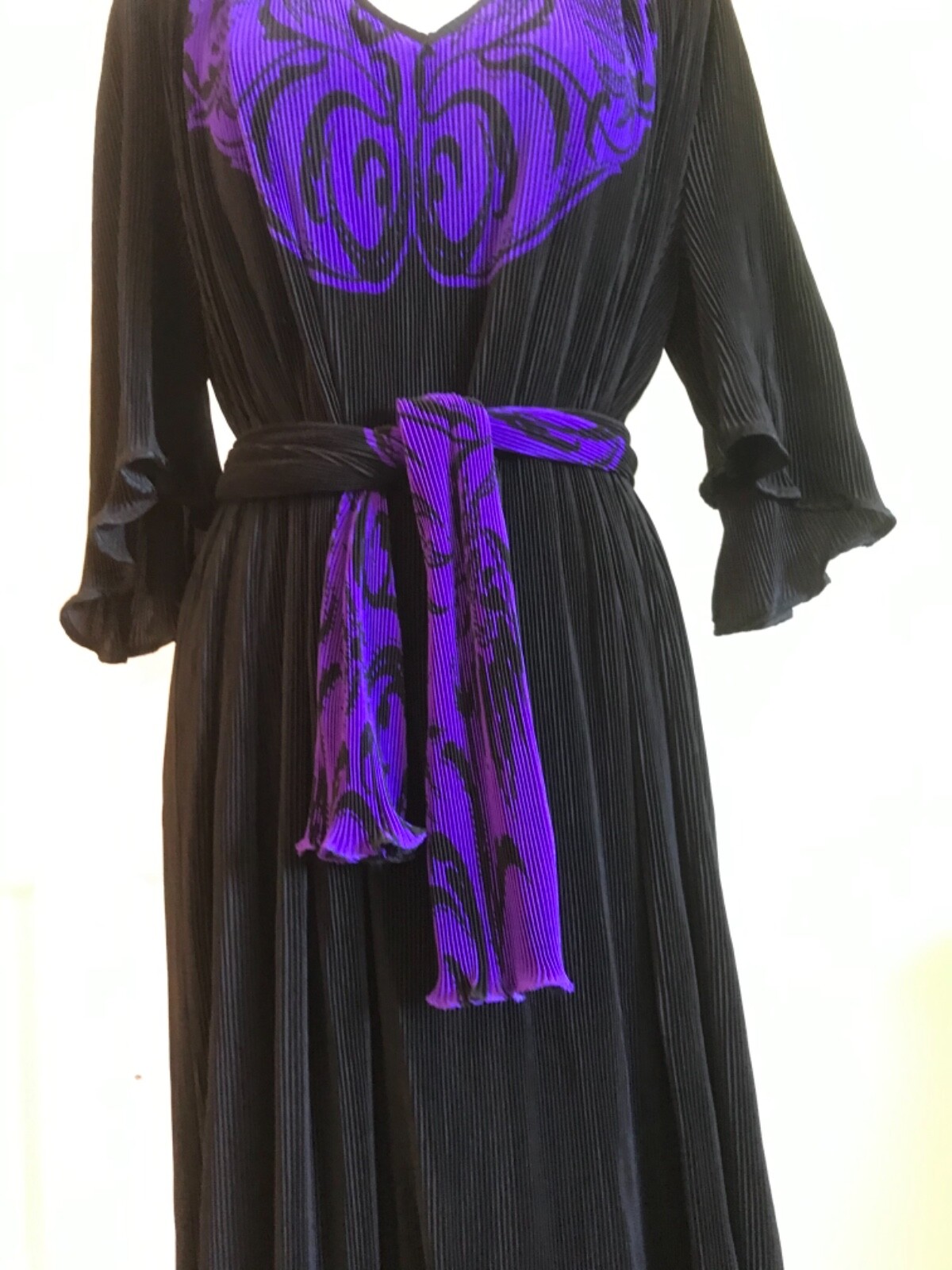VIRGINIE PARIS Vintage Tiered Pleated Dress Bell Sleeve with scarf Belt Tie XL
