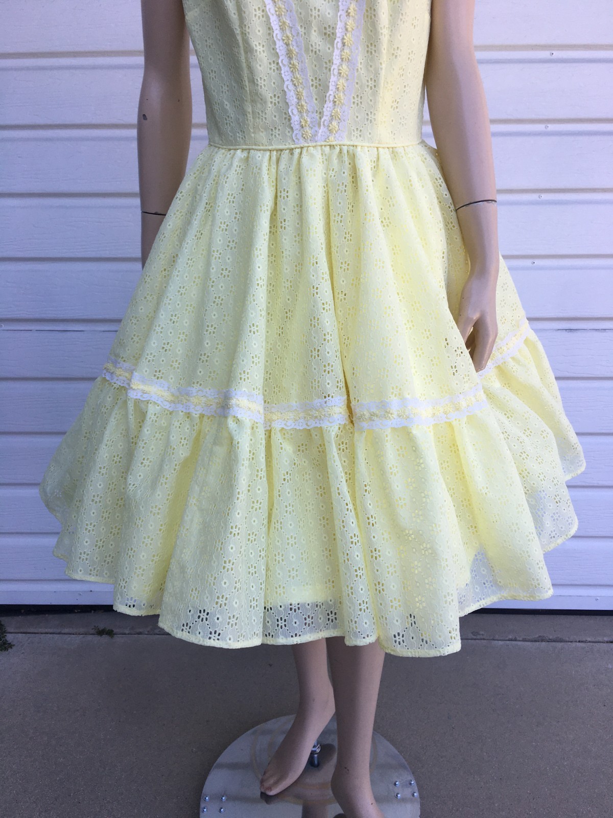 Vtg Yellow Daisy Eyelet Square Dance Dress & Soft Petticoat M Sold As Set