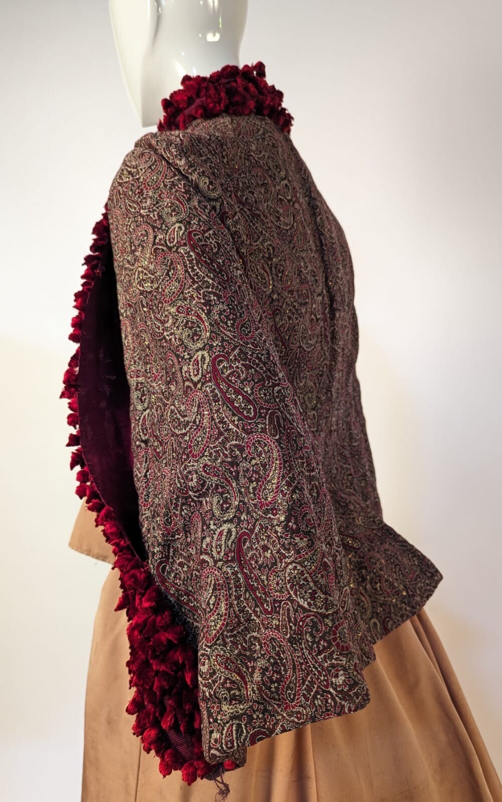 VICTORIAN 1870’S METALLIC GOLD LAME PAISLEY BUSTLE CAPE W SCARLET RED CHENILLE 