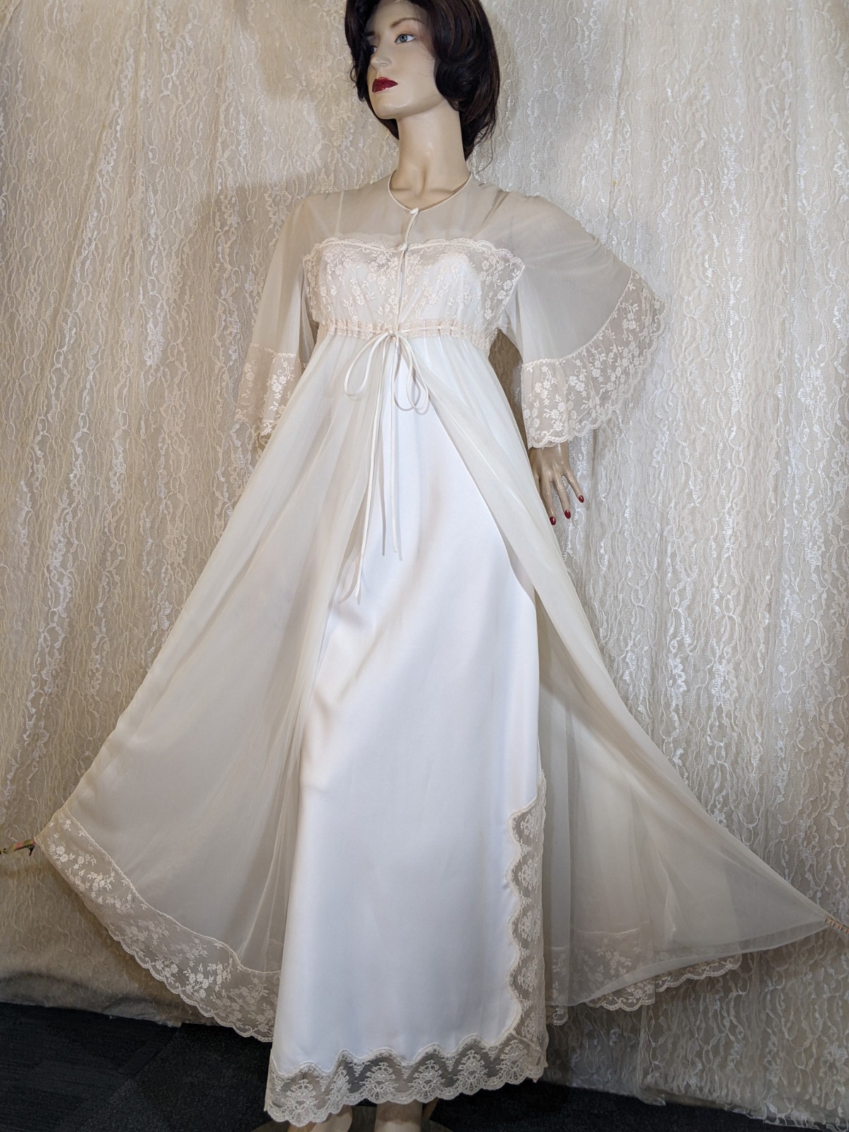 VTG Intime DBL Chiffon Lace Peignoir Robe Lingerie Satin Nightgown Blended Set M