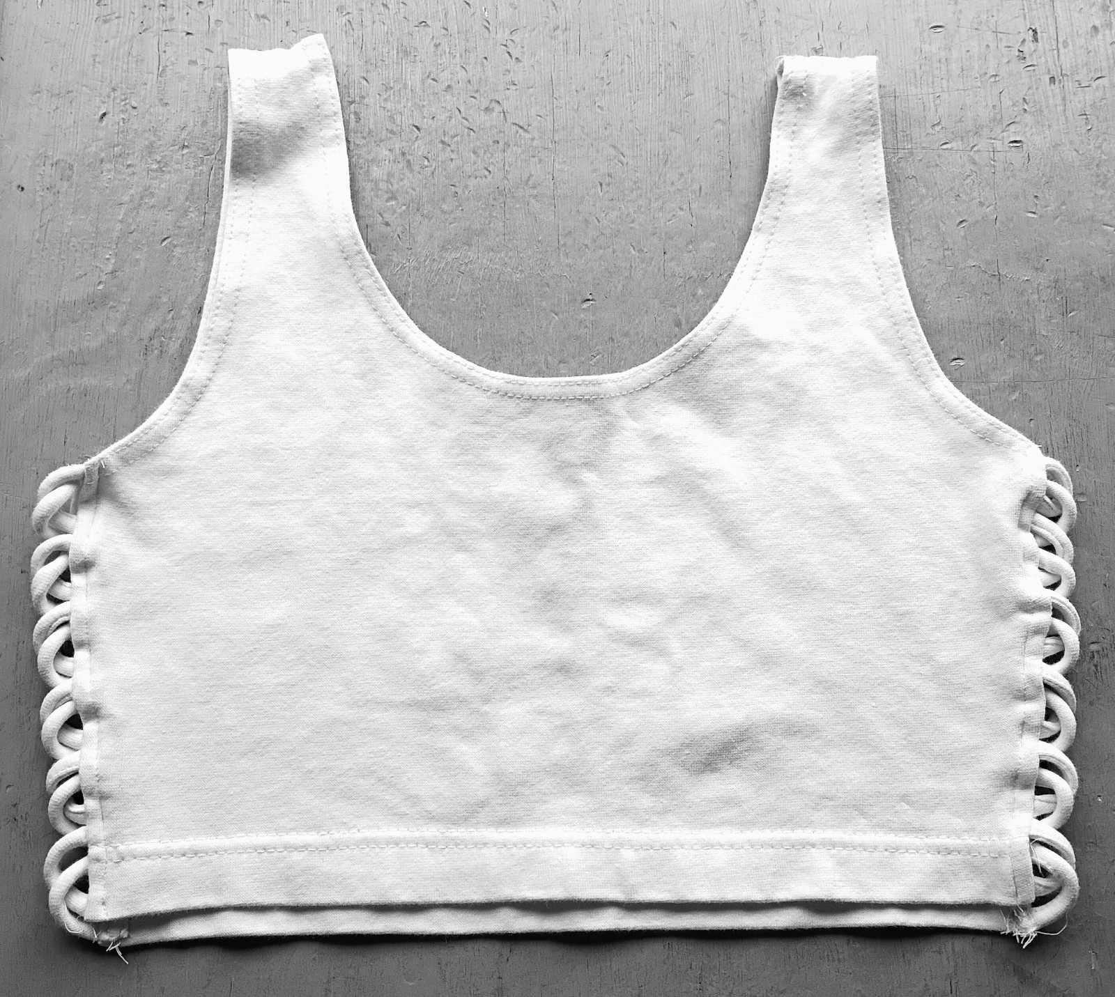 80s 90s Y2K Ruckus White Stretch Crop Top Laced Loop Cage Sides Vintage Size M
