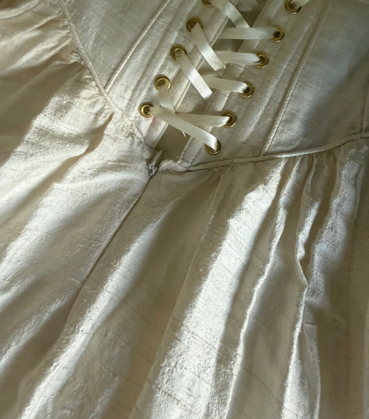 1980S BALLET GATHERED RAW SILK GOWN SIZE S-M