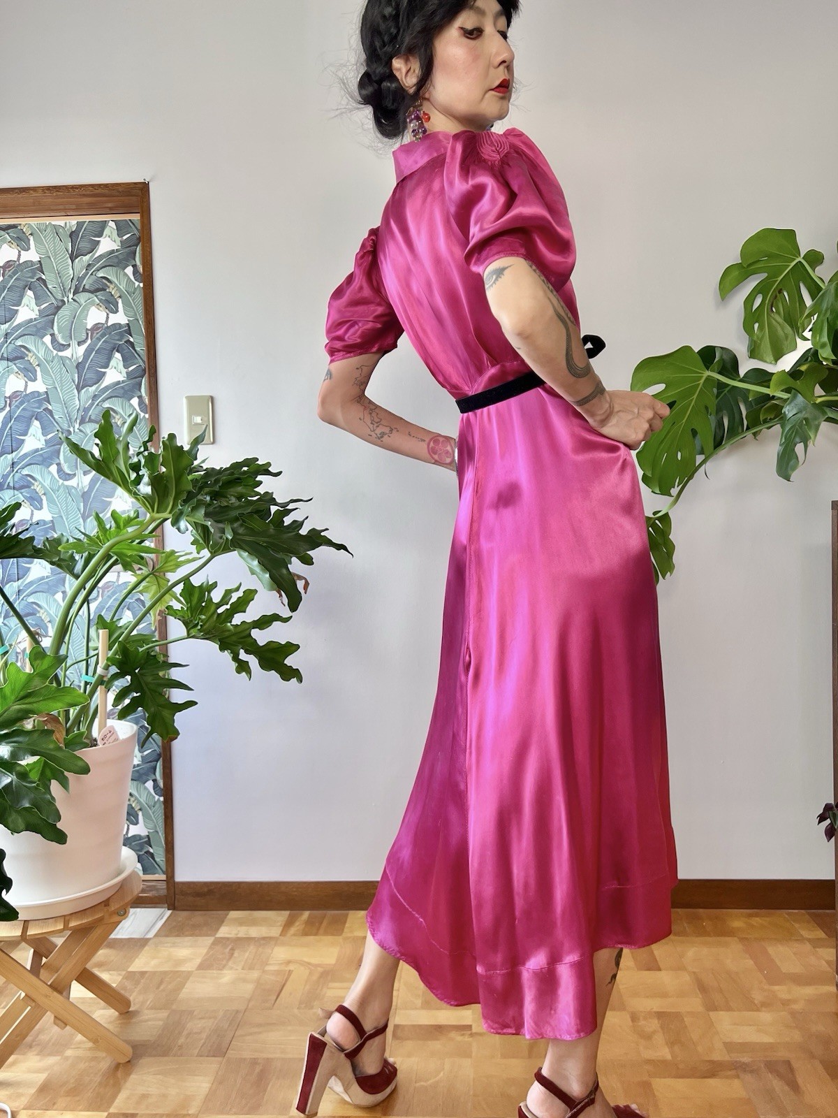 1940s Fuchsia Liquid Satin Zip Front Dress Puff Sleeve Old Hollywood Swing XS-M