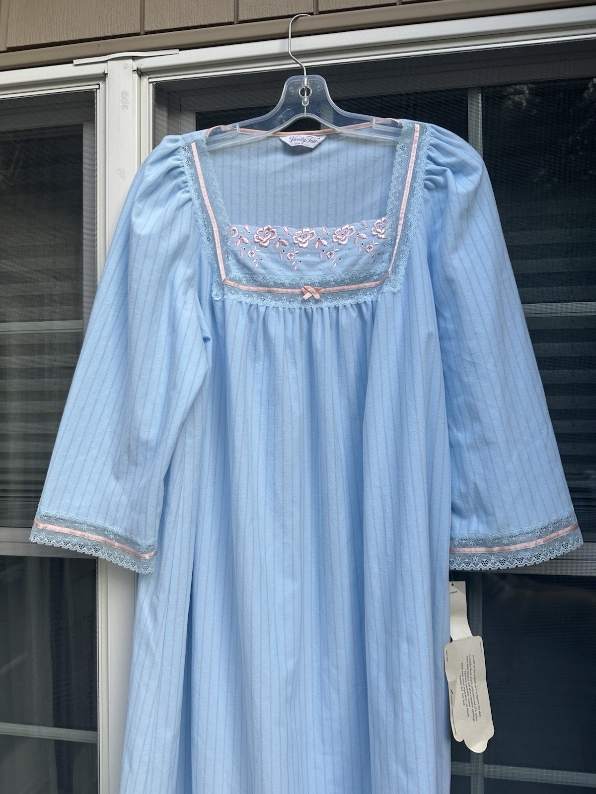 VTG Vanity Fair Sz M Long Night Gown Cottagecore New w/ tags