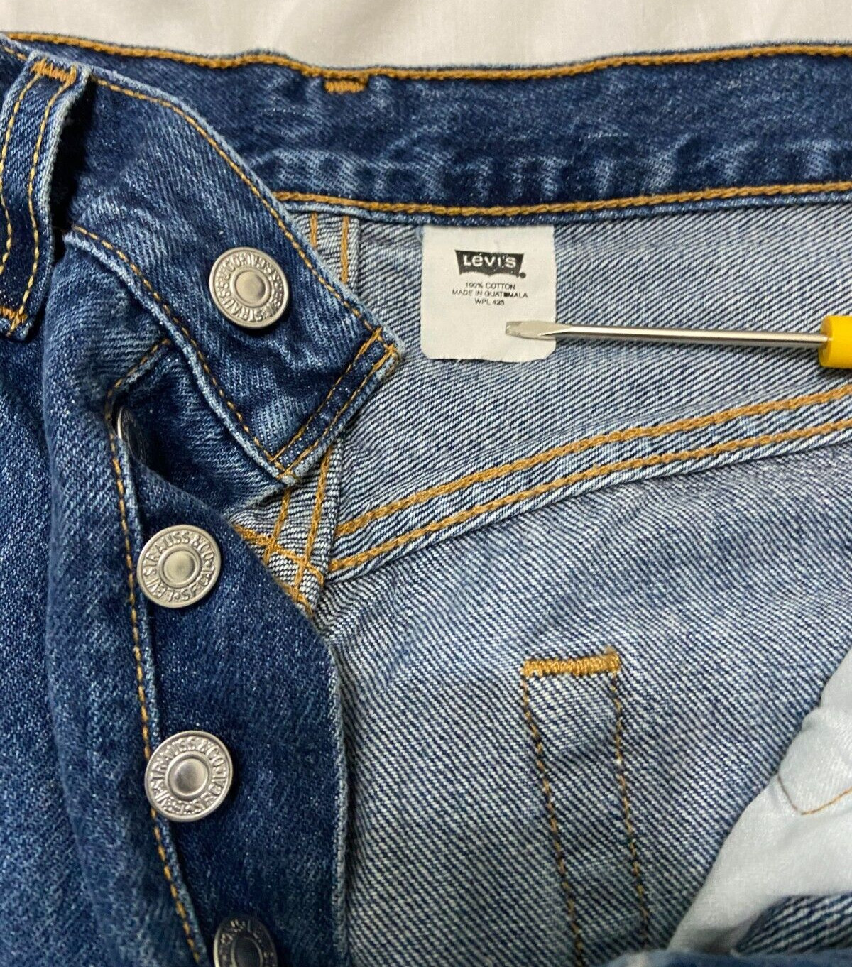 Levi 501 button fly jeans – 15501-0186 – Vintage – 32 x 34 – Gently Worn